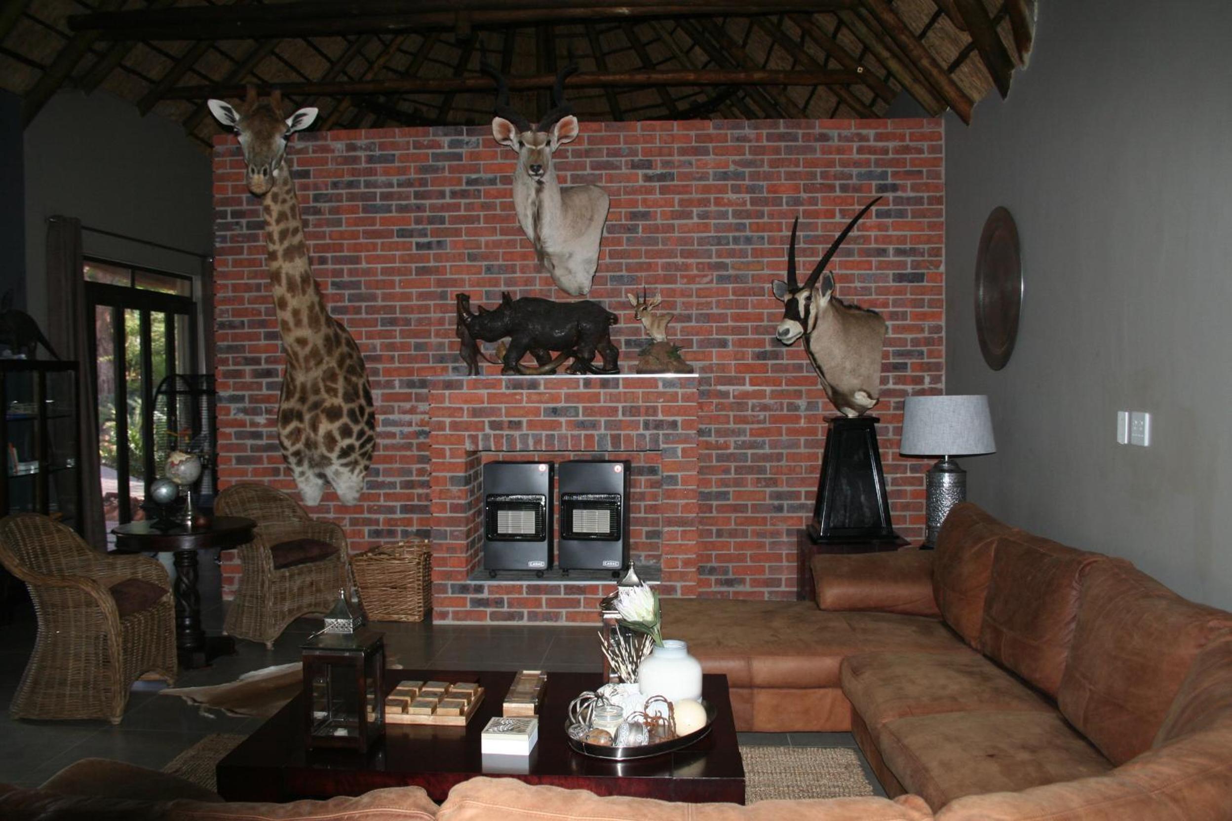 Deluxe Queen Room - Photo 16