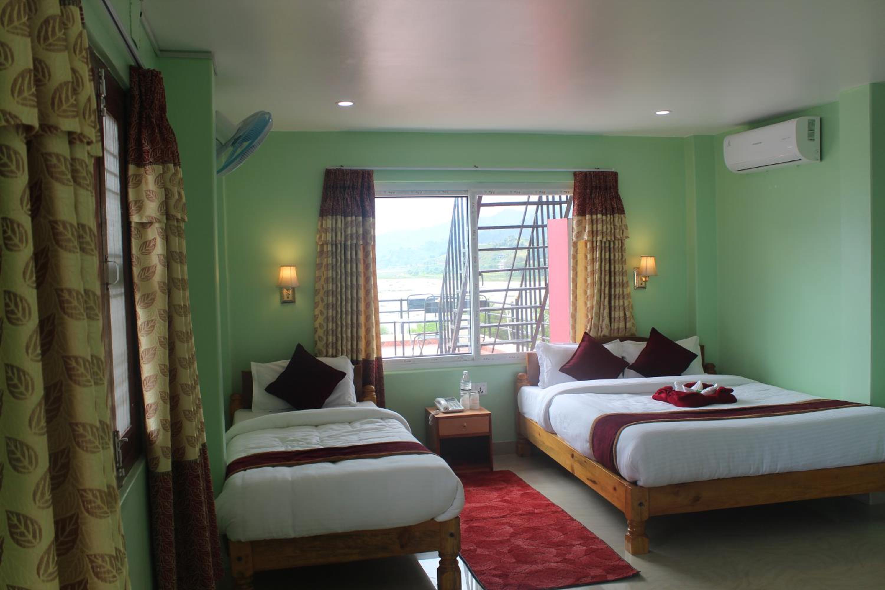 Quadruple Room With Lake View