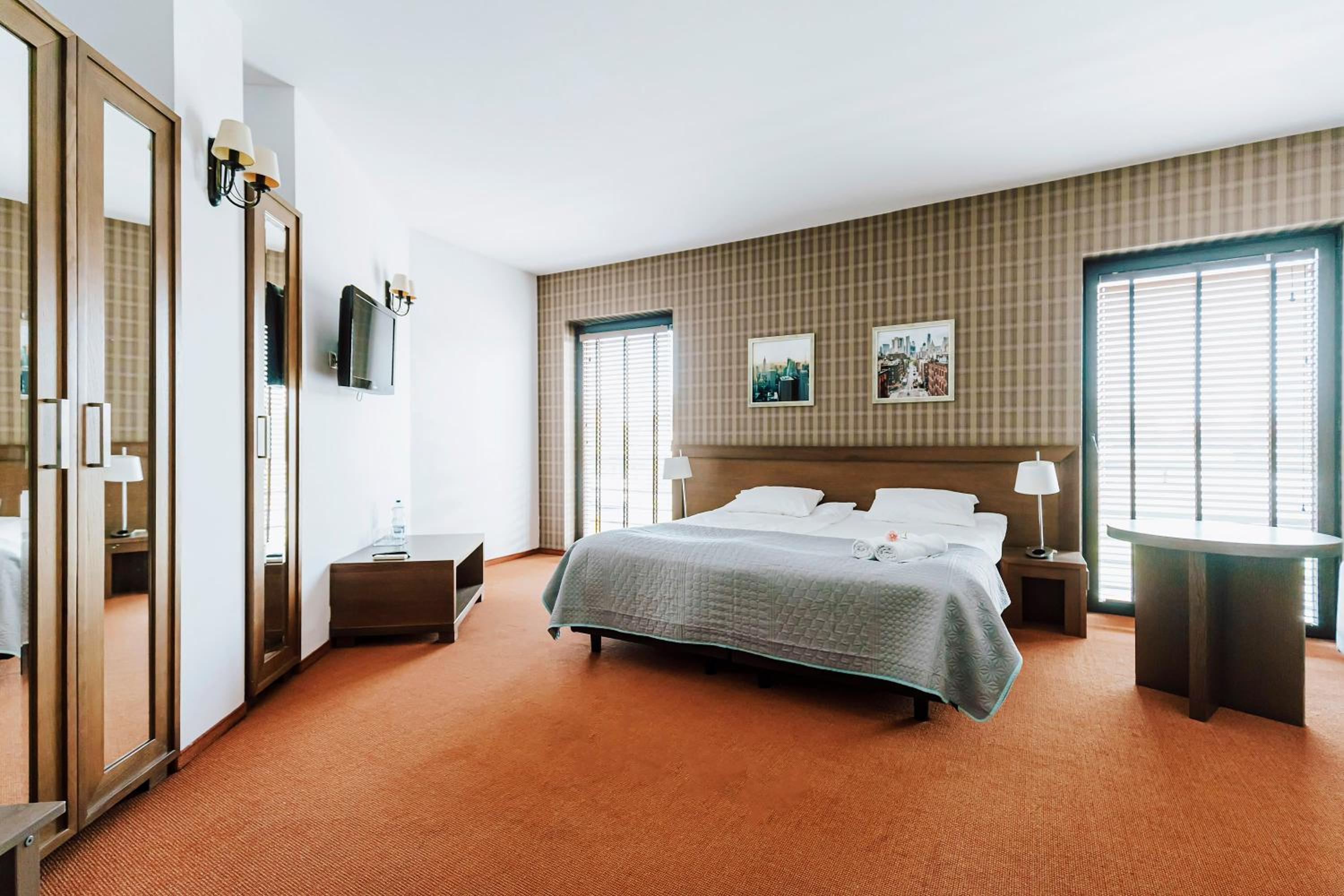 Quadruple Room with Private Bathroom - Photo 3