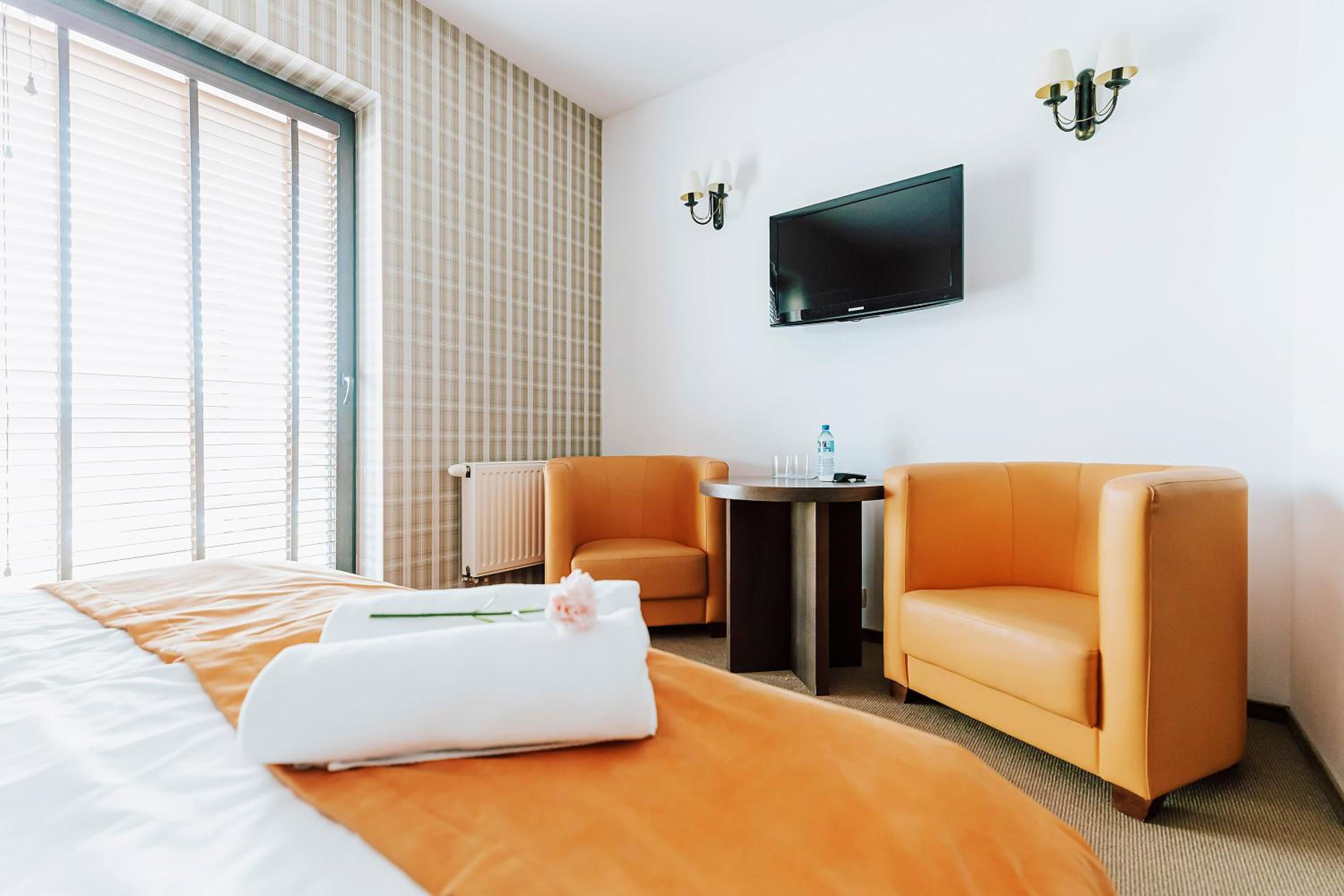 Double or Twin Room with Private Bathroom photo 2
