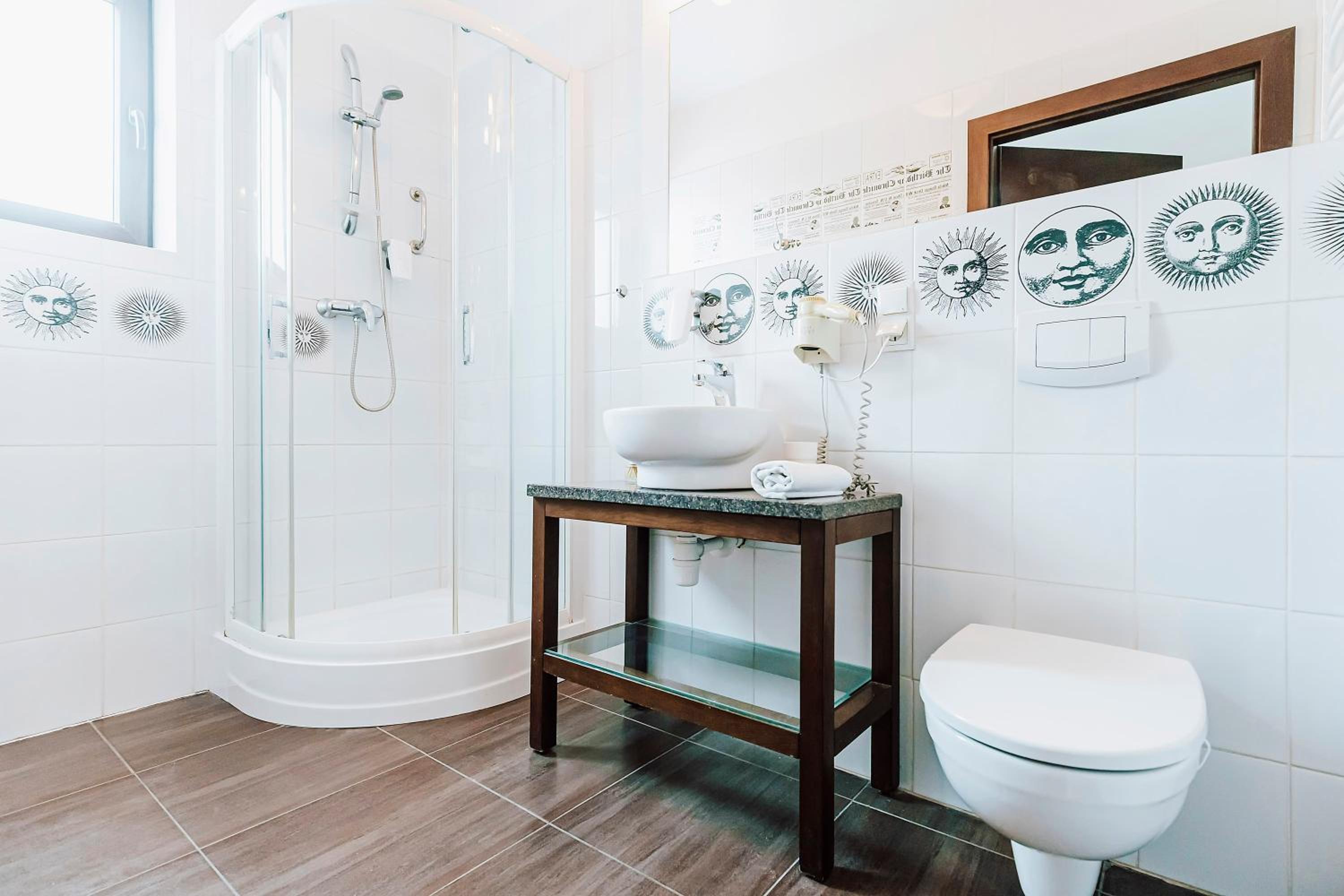 Standard Single Room with Shower photo 3