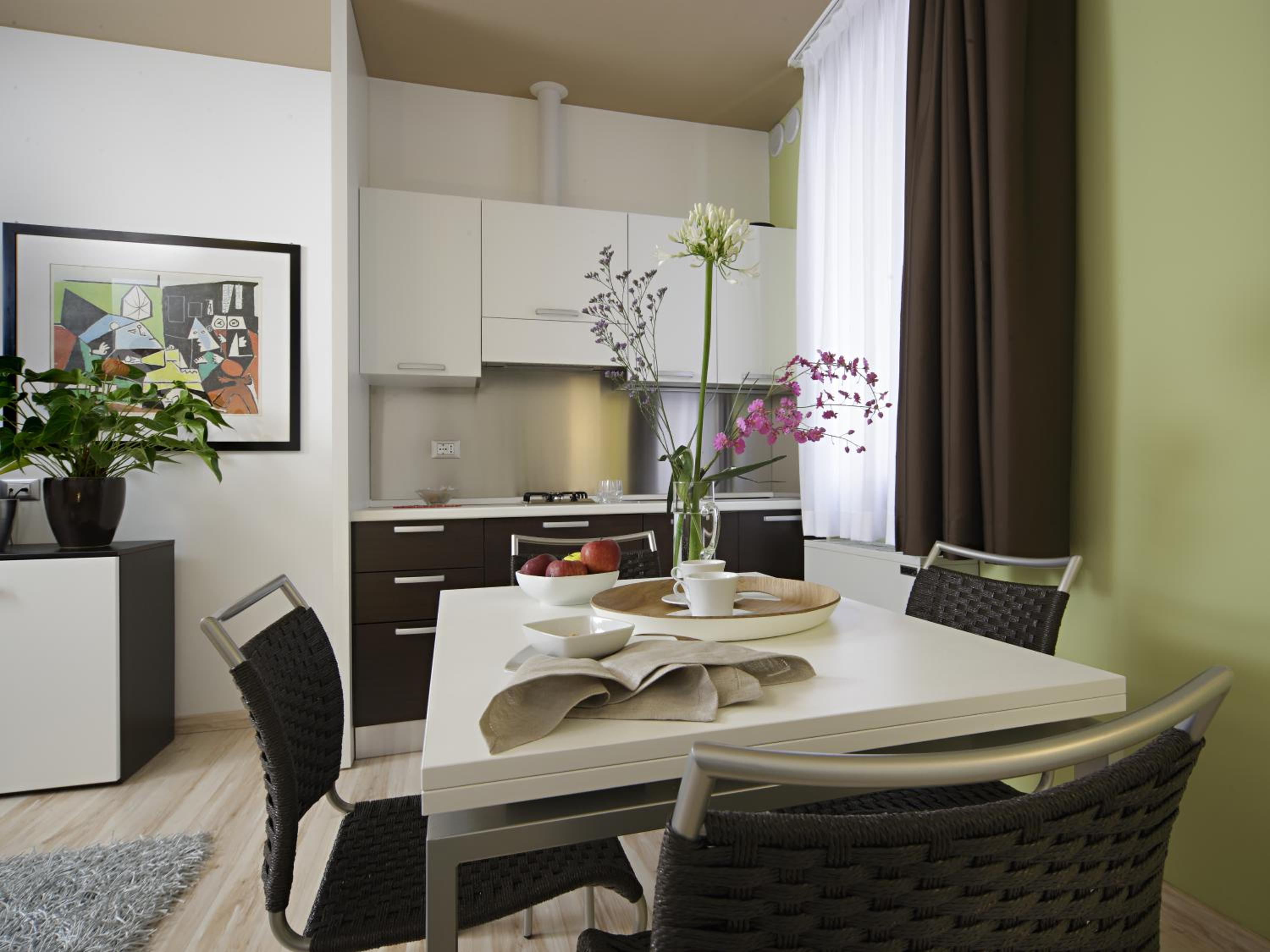 One-Bedroom Apartment - Photo 4