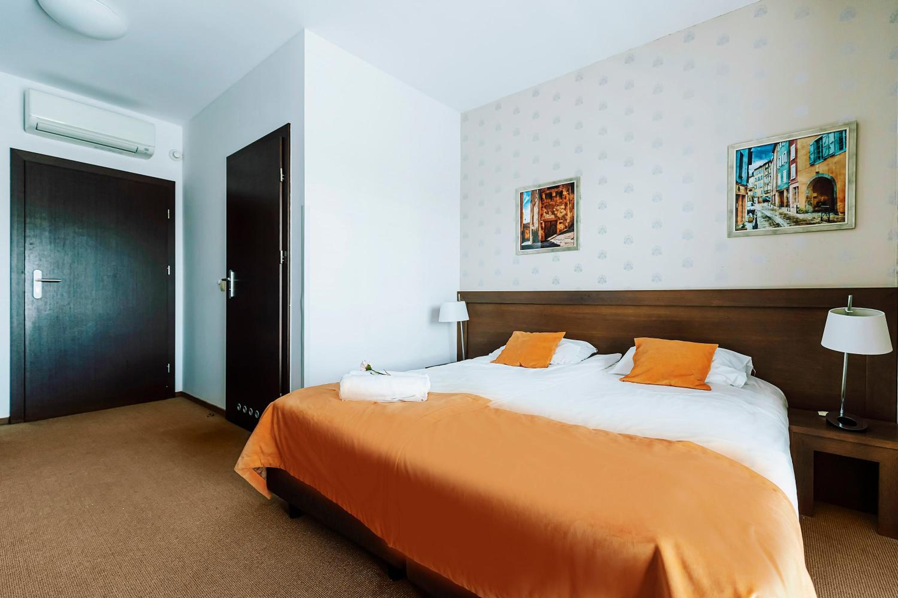 Double or Twin Room with Bathroom photo 1