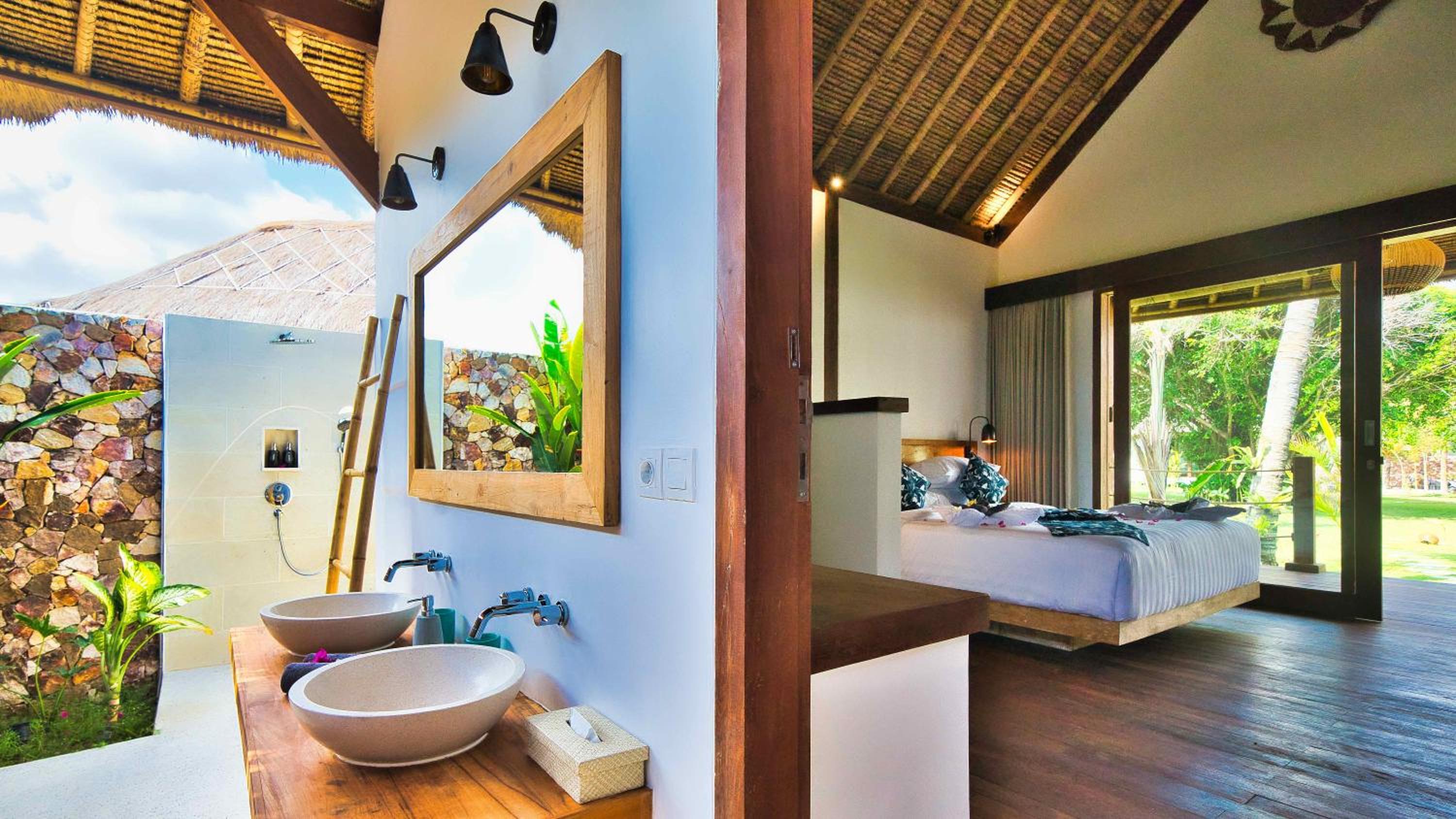 Superior Bungalow - Photo 11