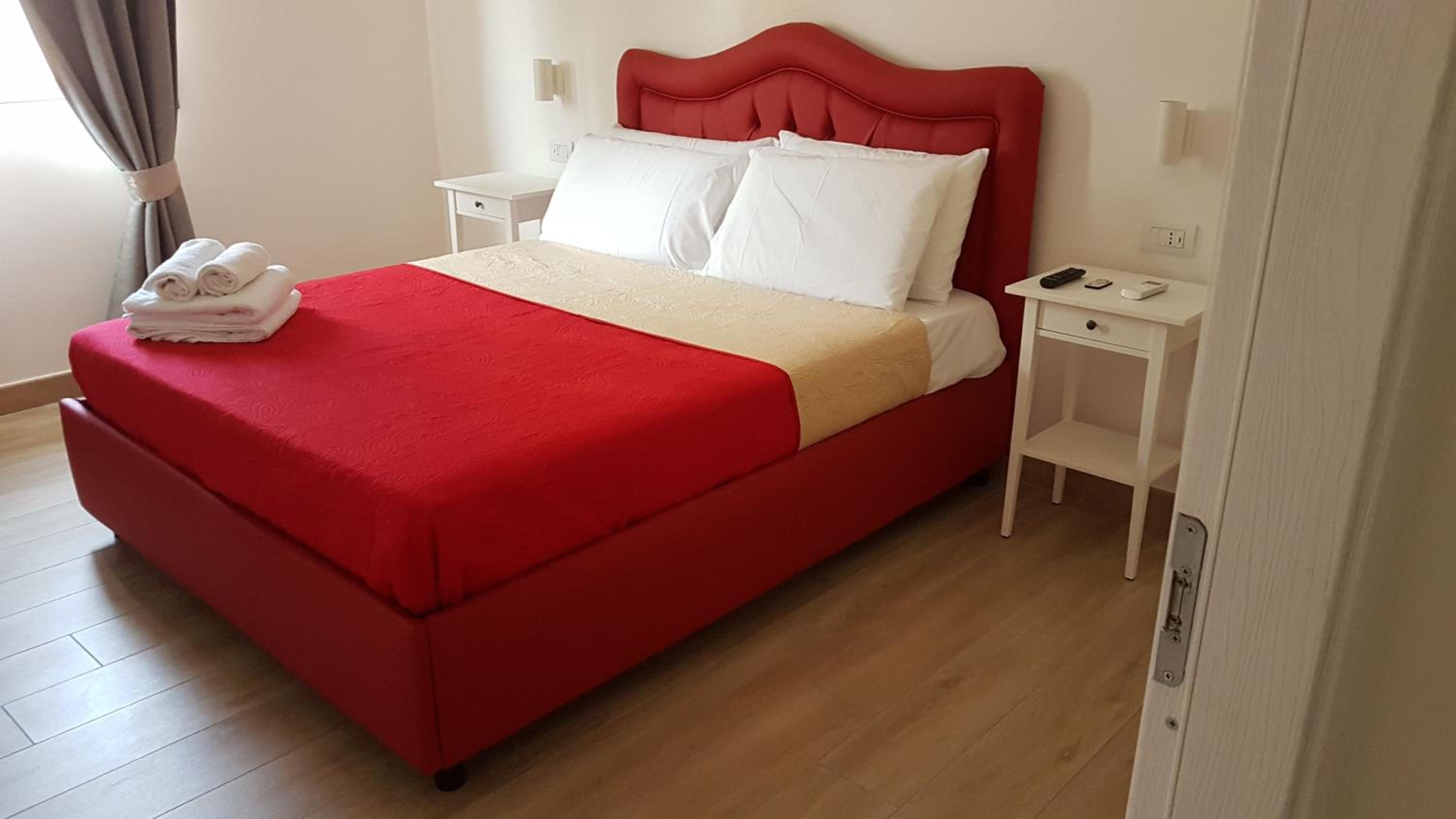 Deluxe Double Room with Shower