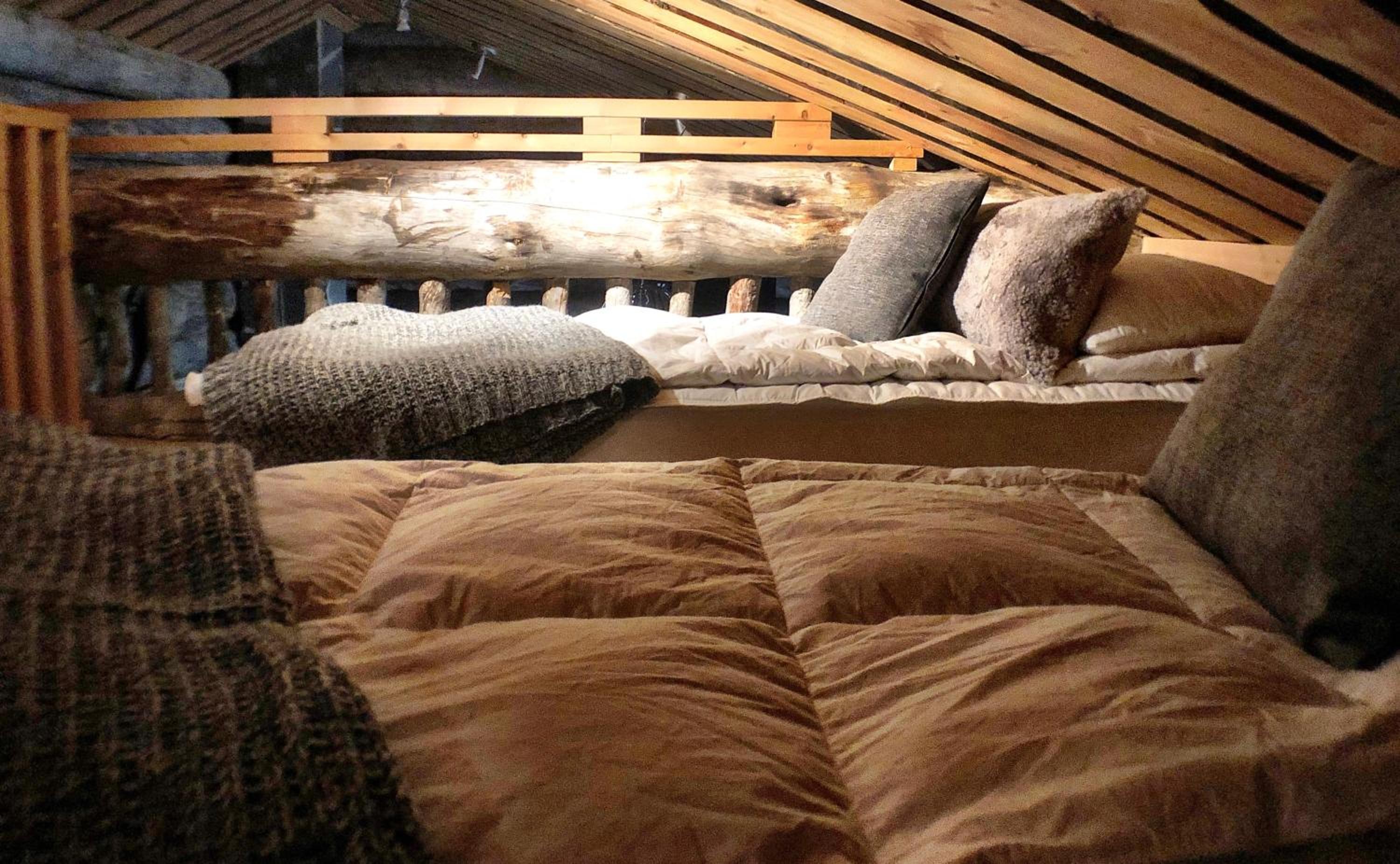 Three-Bedroom House - Photo 22