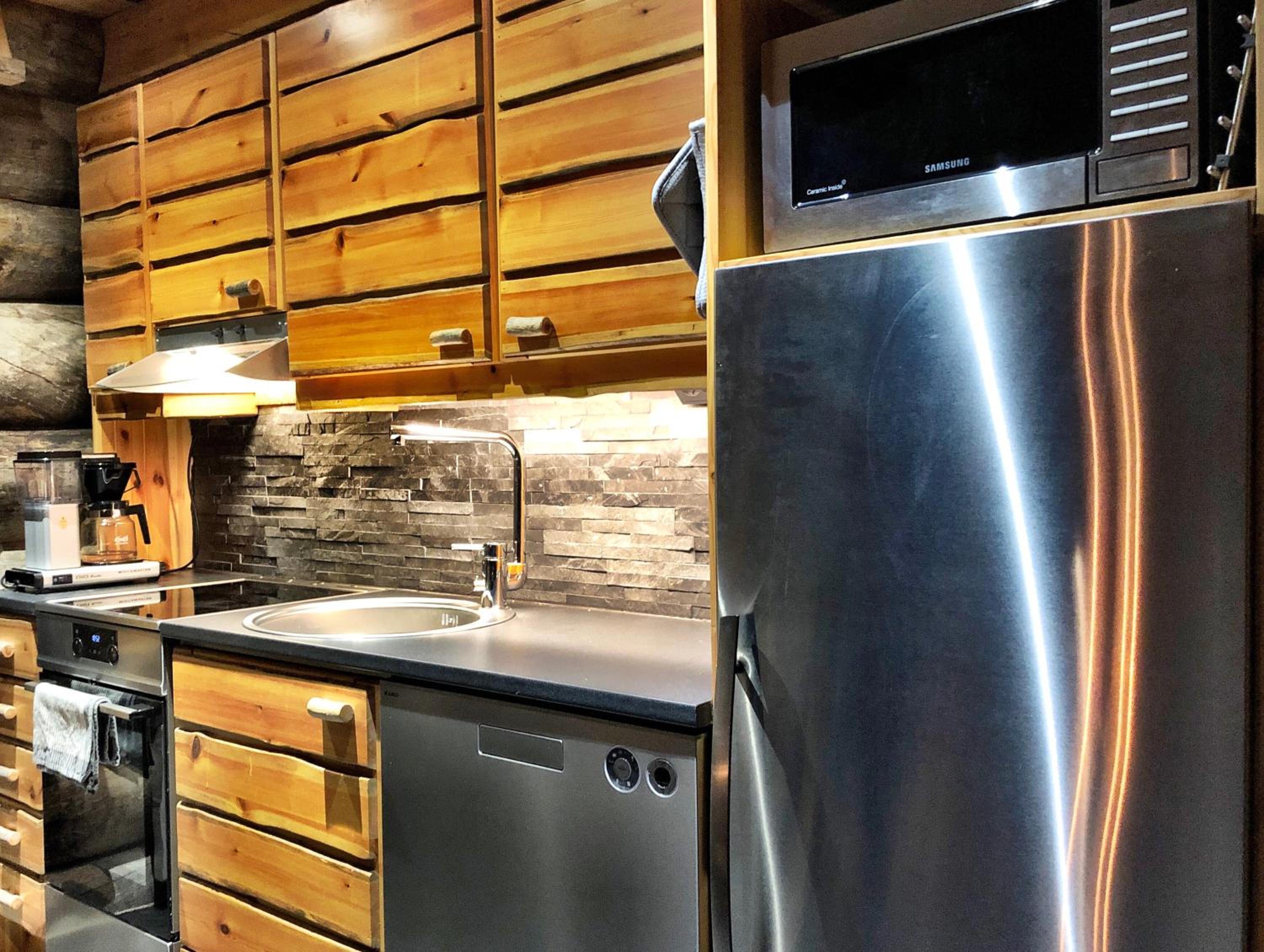 Three-Bedroom House - Photo 26