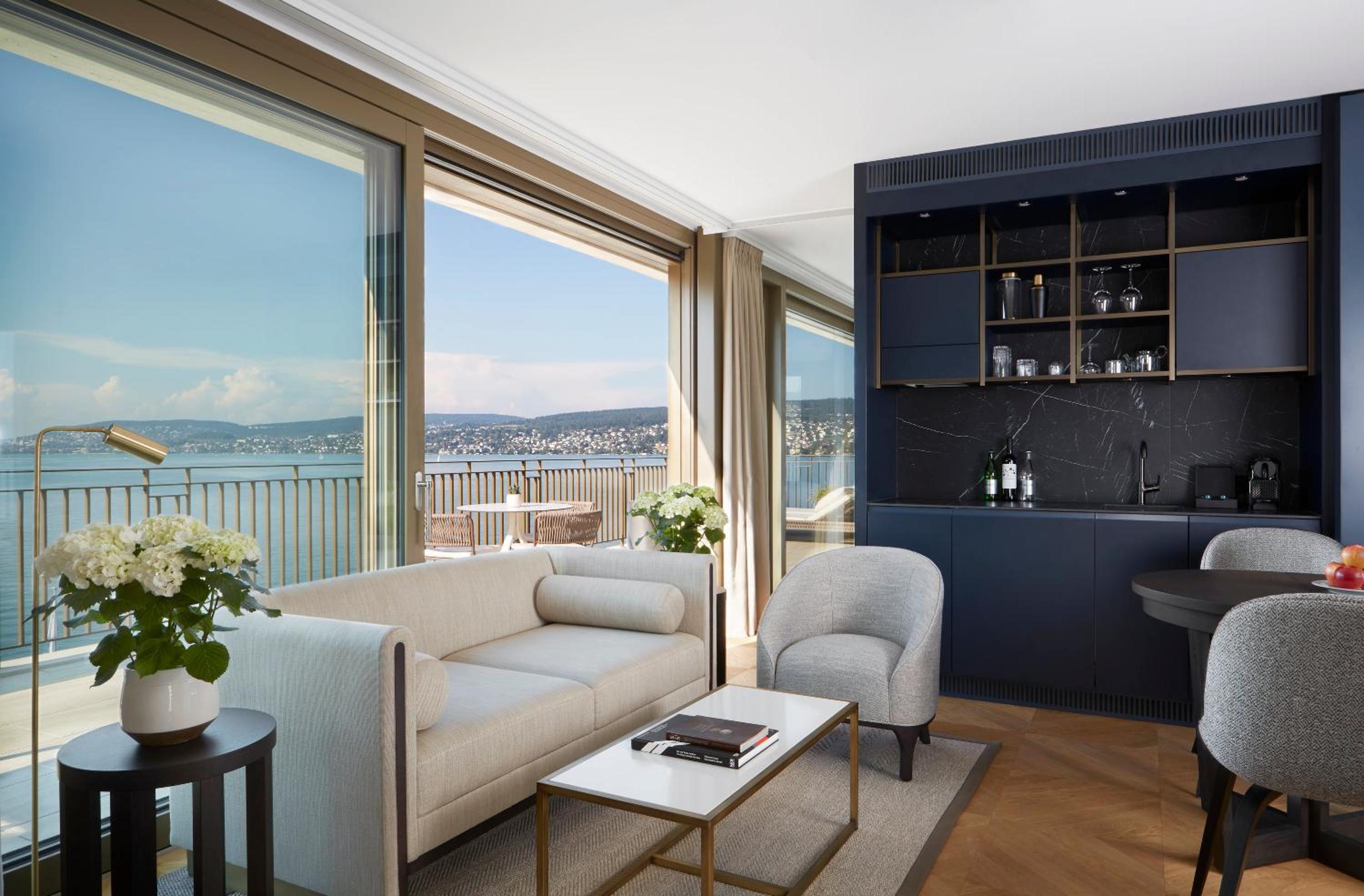 Penthouse One Bedroom Suite photo 3