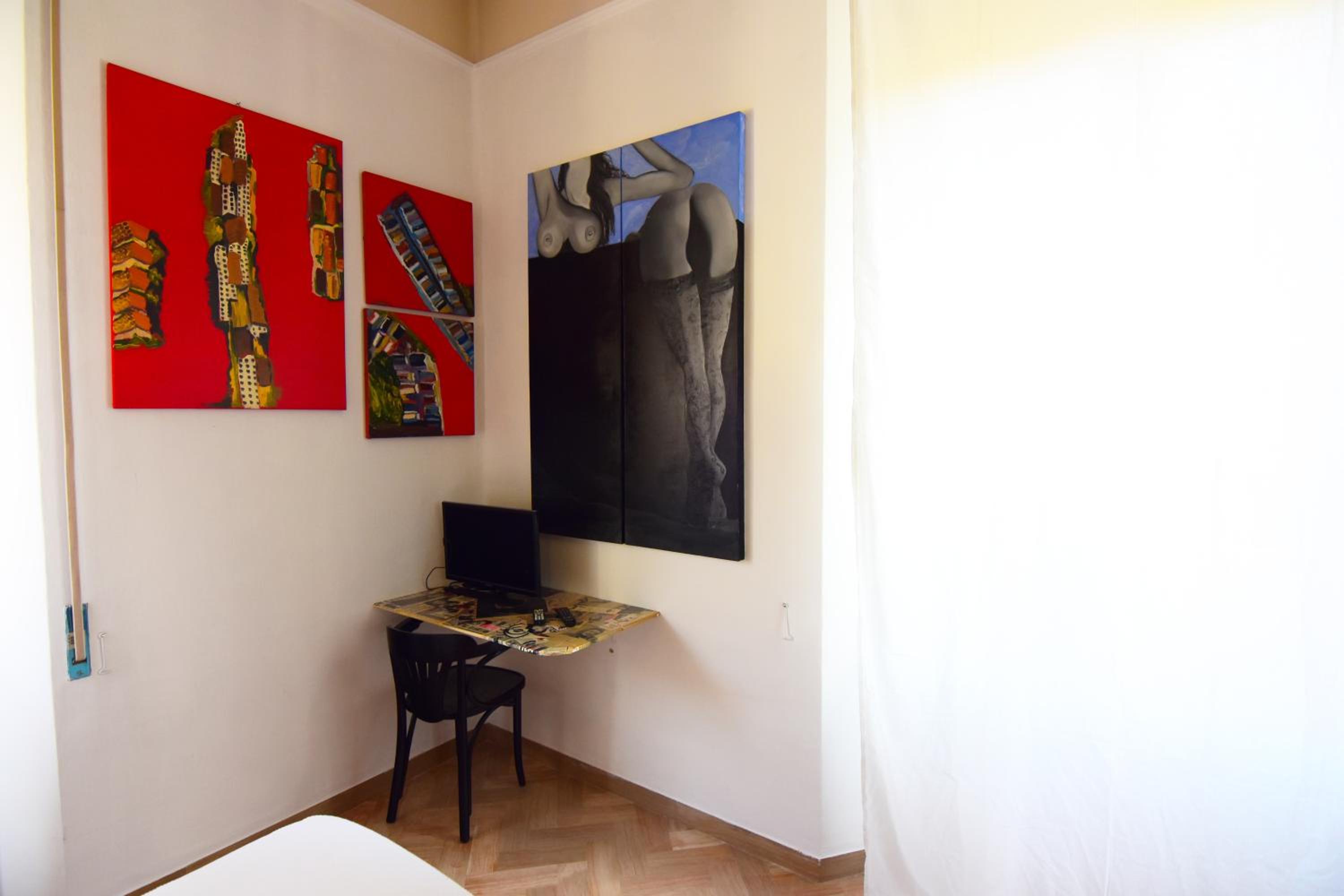 Double Room with Private Bathroom - Photo 7