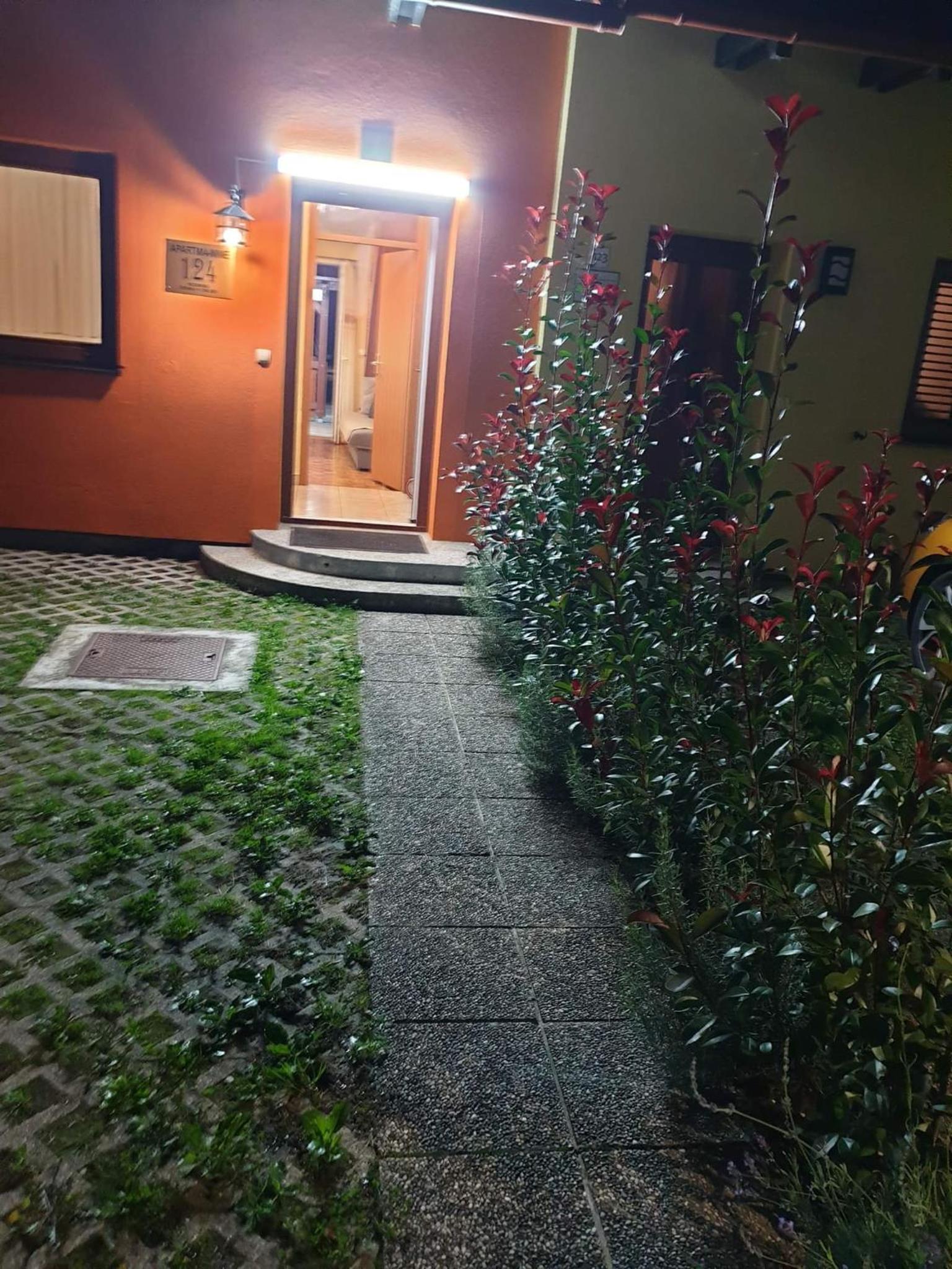 Apartment photo 2
