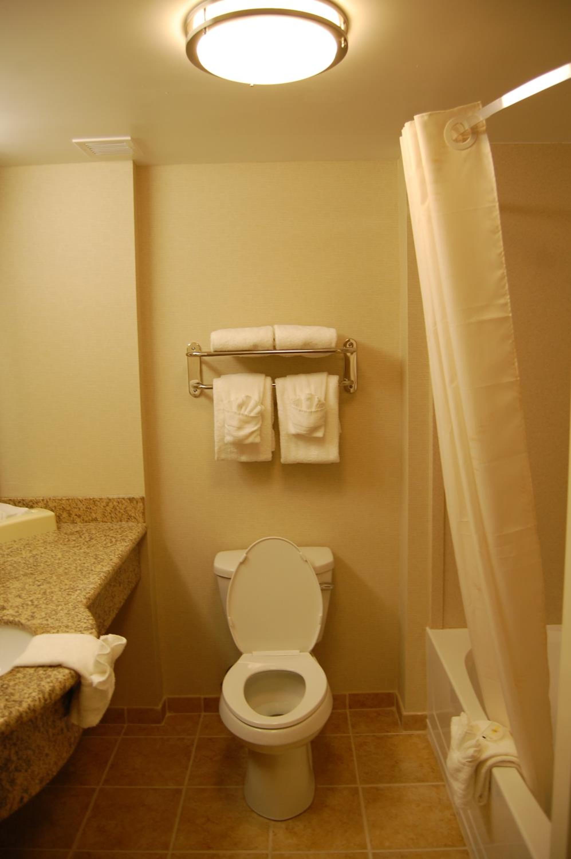 King Room - Non-Smoking - Photo 2