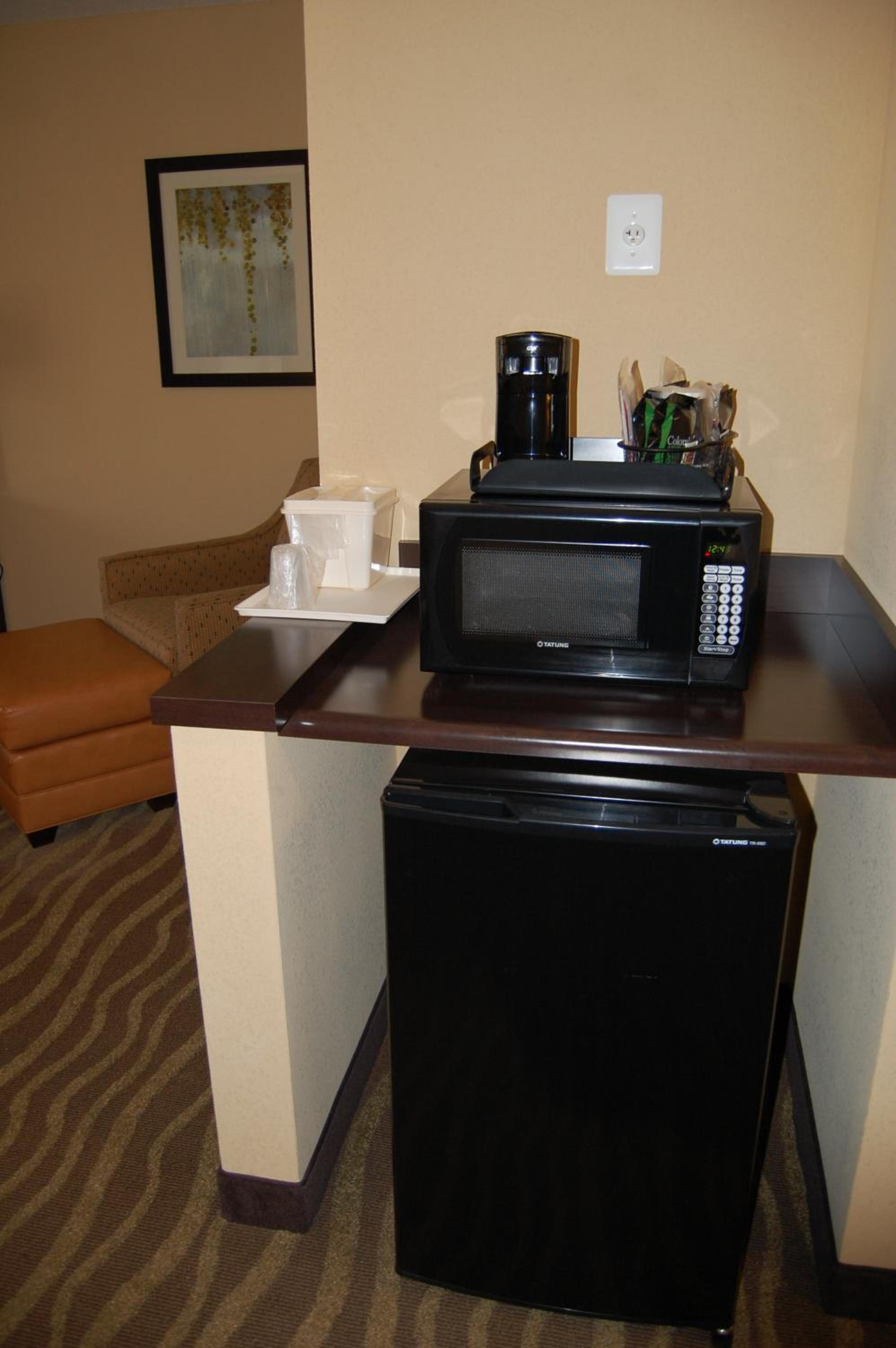 King Room - Non-Smoking - Photo 4