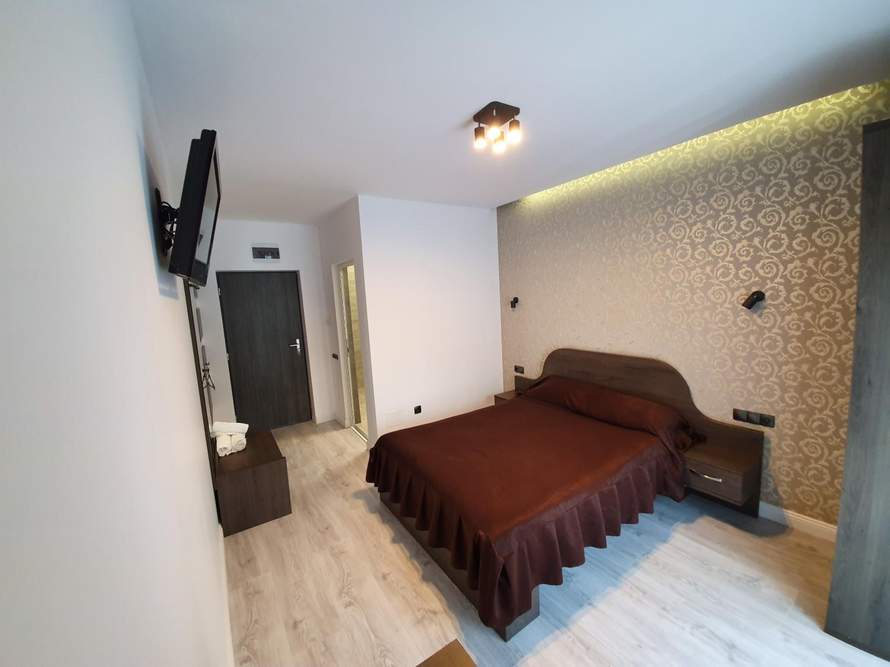 Superior King Room - Photo 6