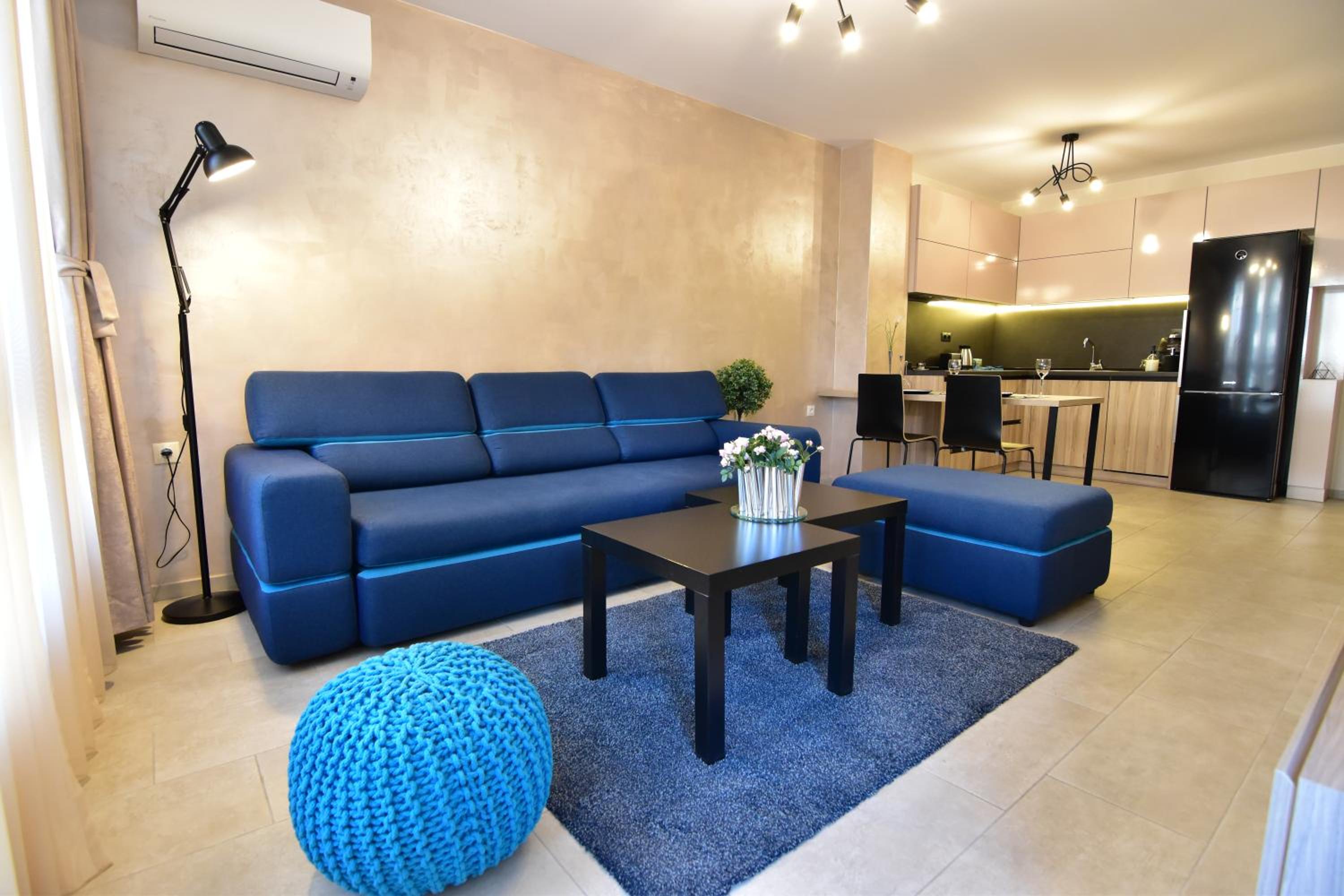 Apartment with Balcony photo 2