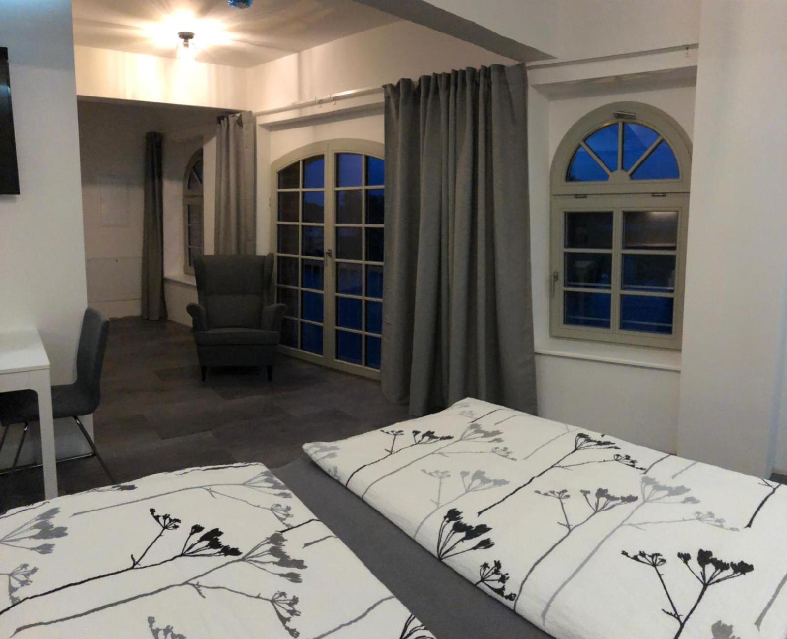 Studio Apartment - Photo 33