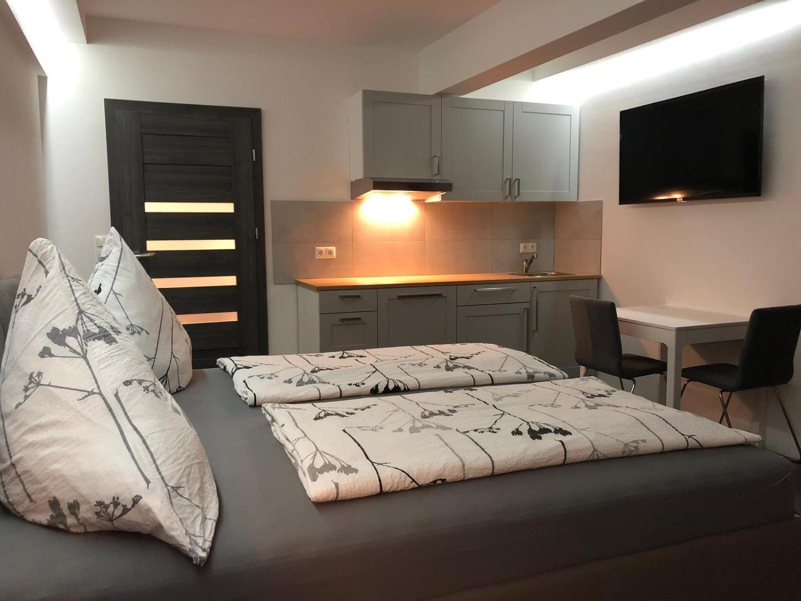 Studio Apartment - Photo 36