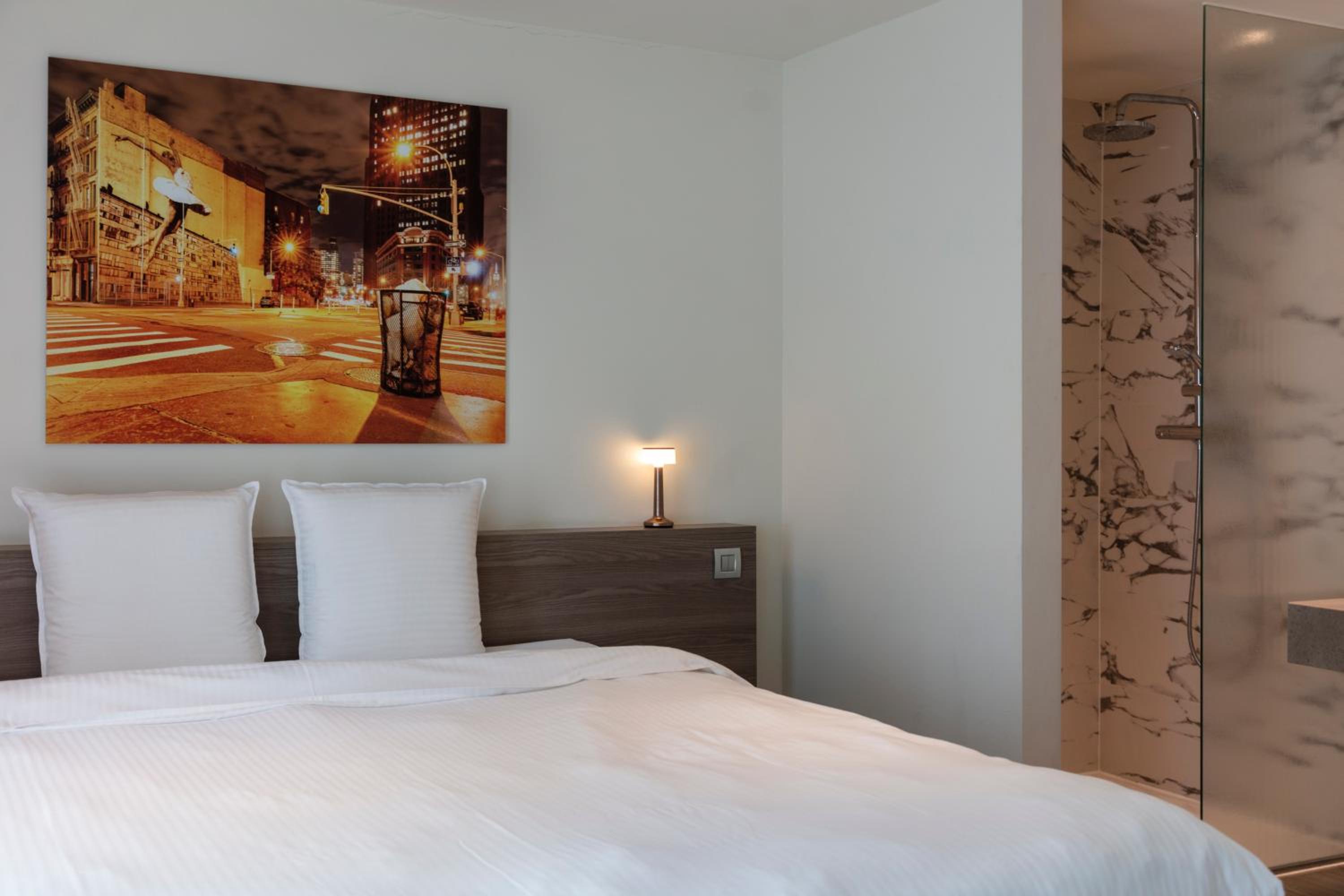 Large Double Room photo 2