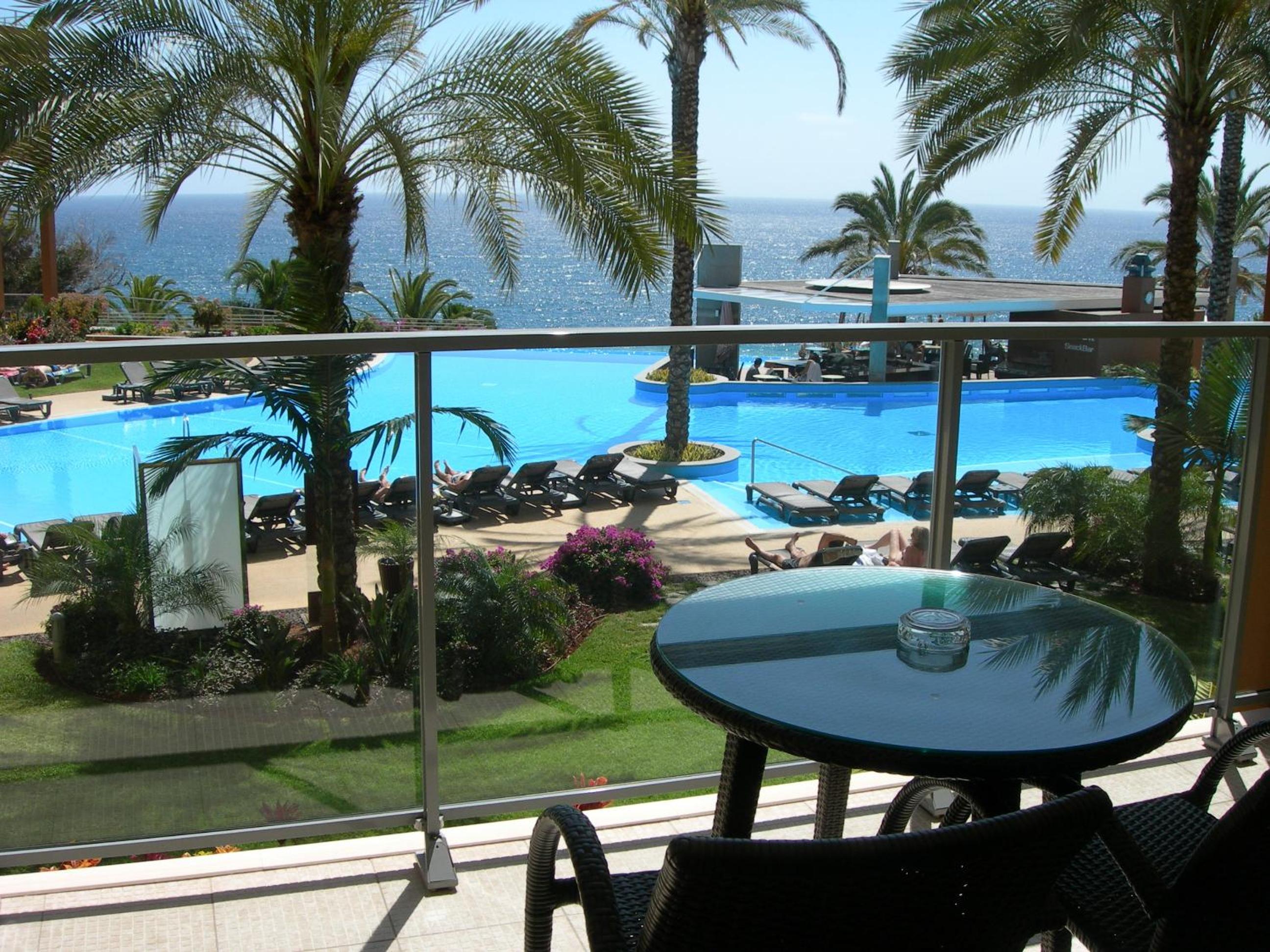 Superior Twin Room with Sea View - Photo 3