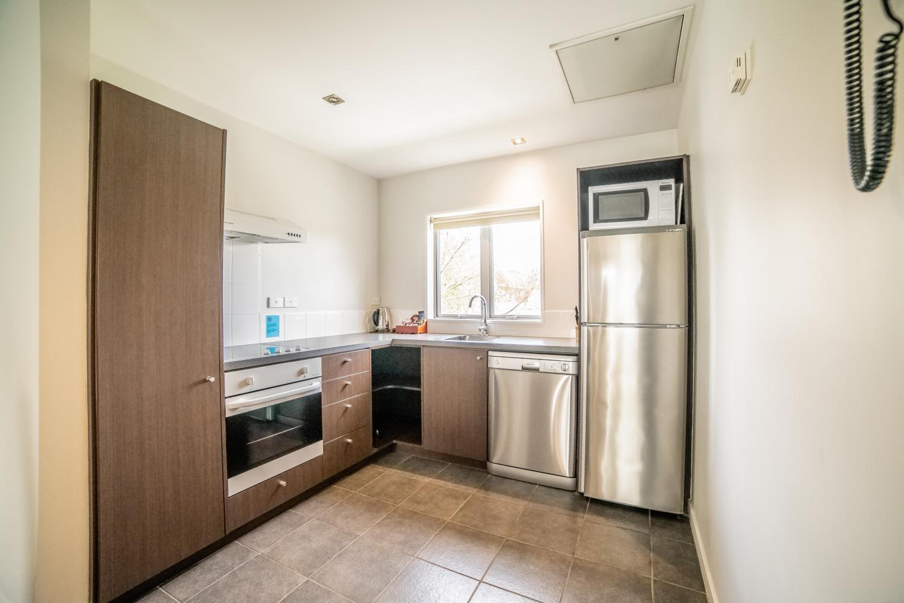One-Bedroom Apartment - Photo 6
