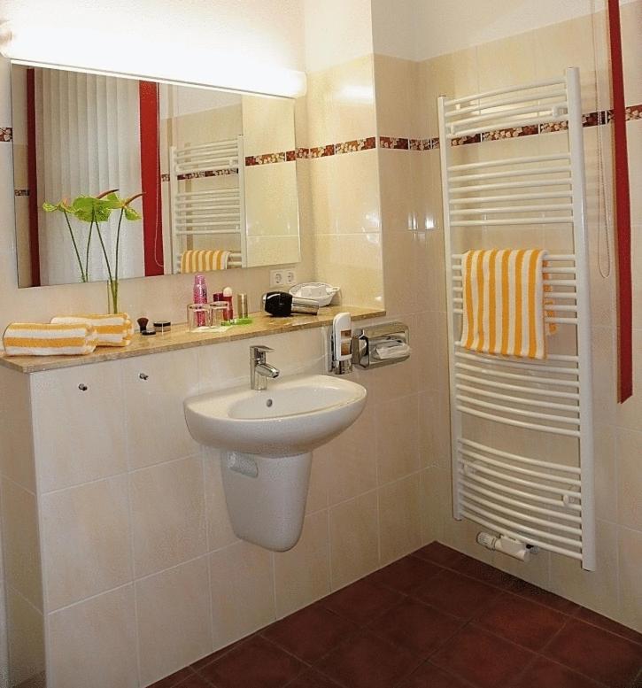 Double Room - Photo 7