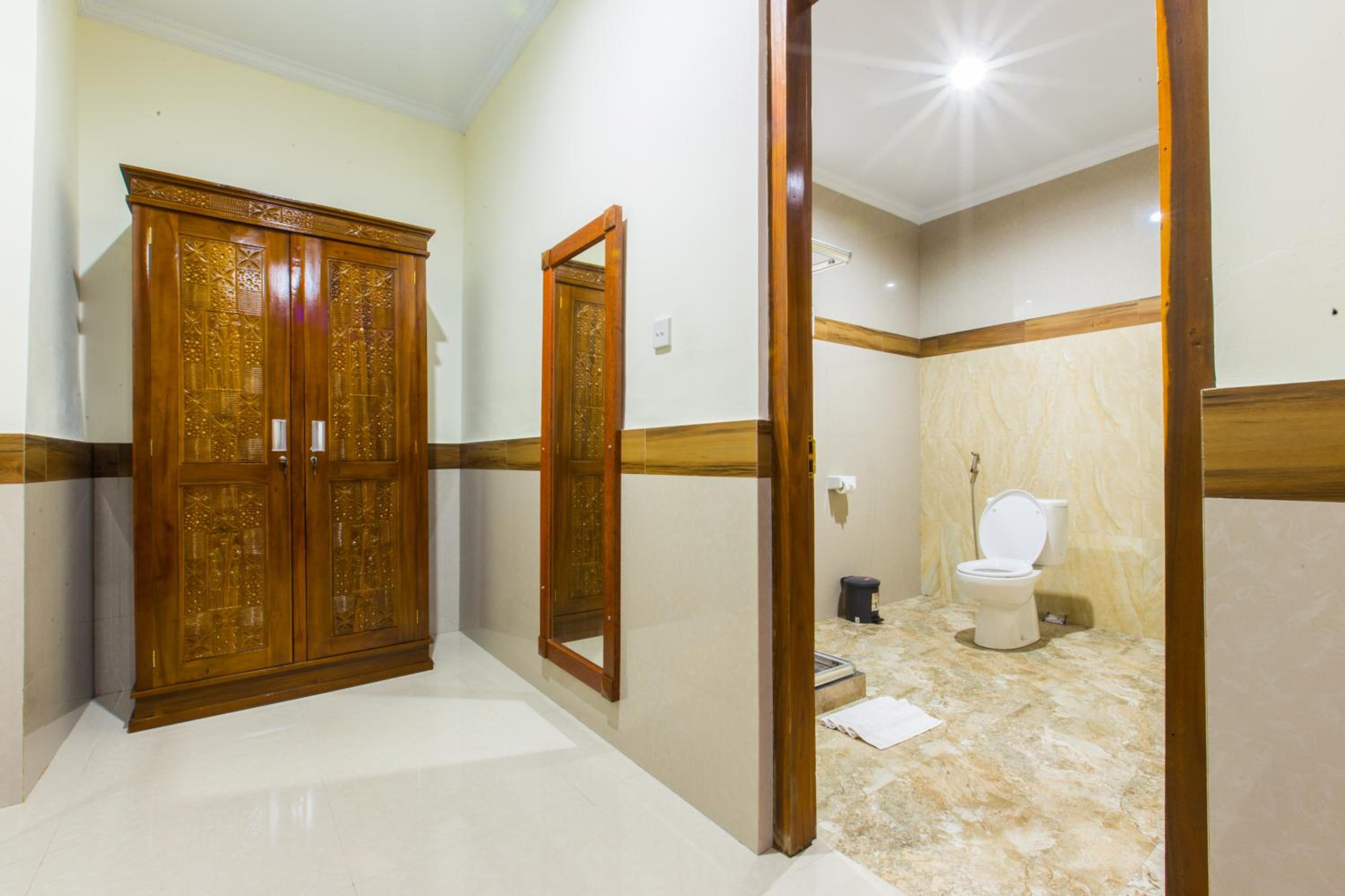Deluxe Double Room with Sea View - Photo 12