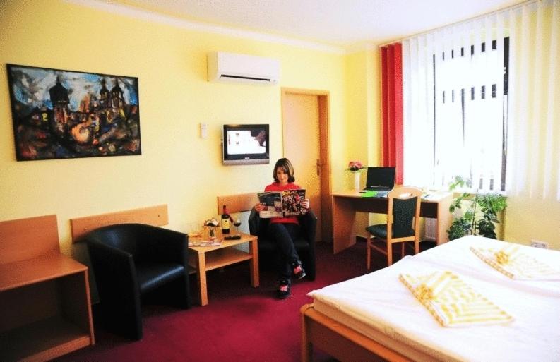 Double Room - Photo 9