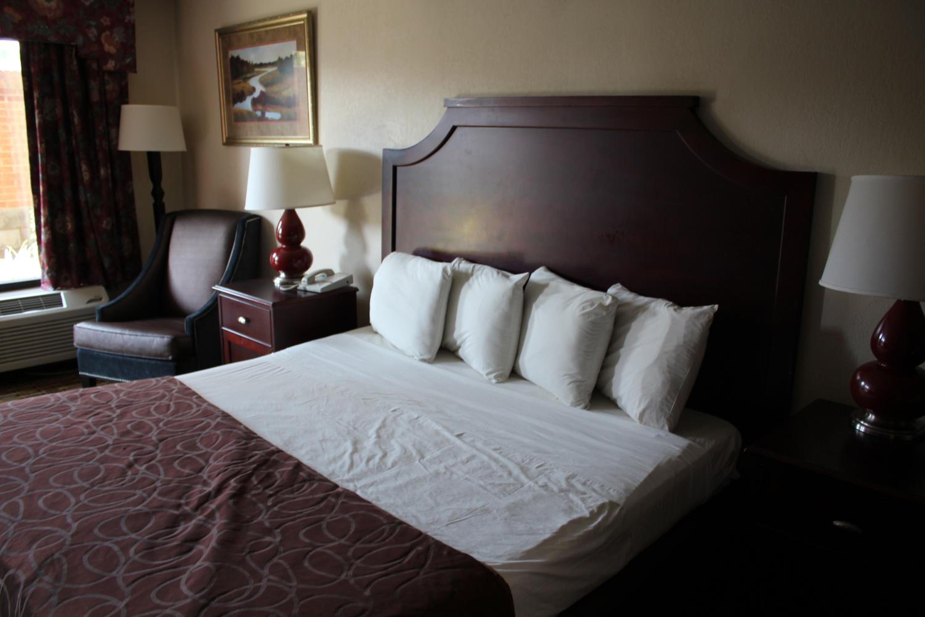 King Room - Non-Smoking photo 1