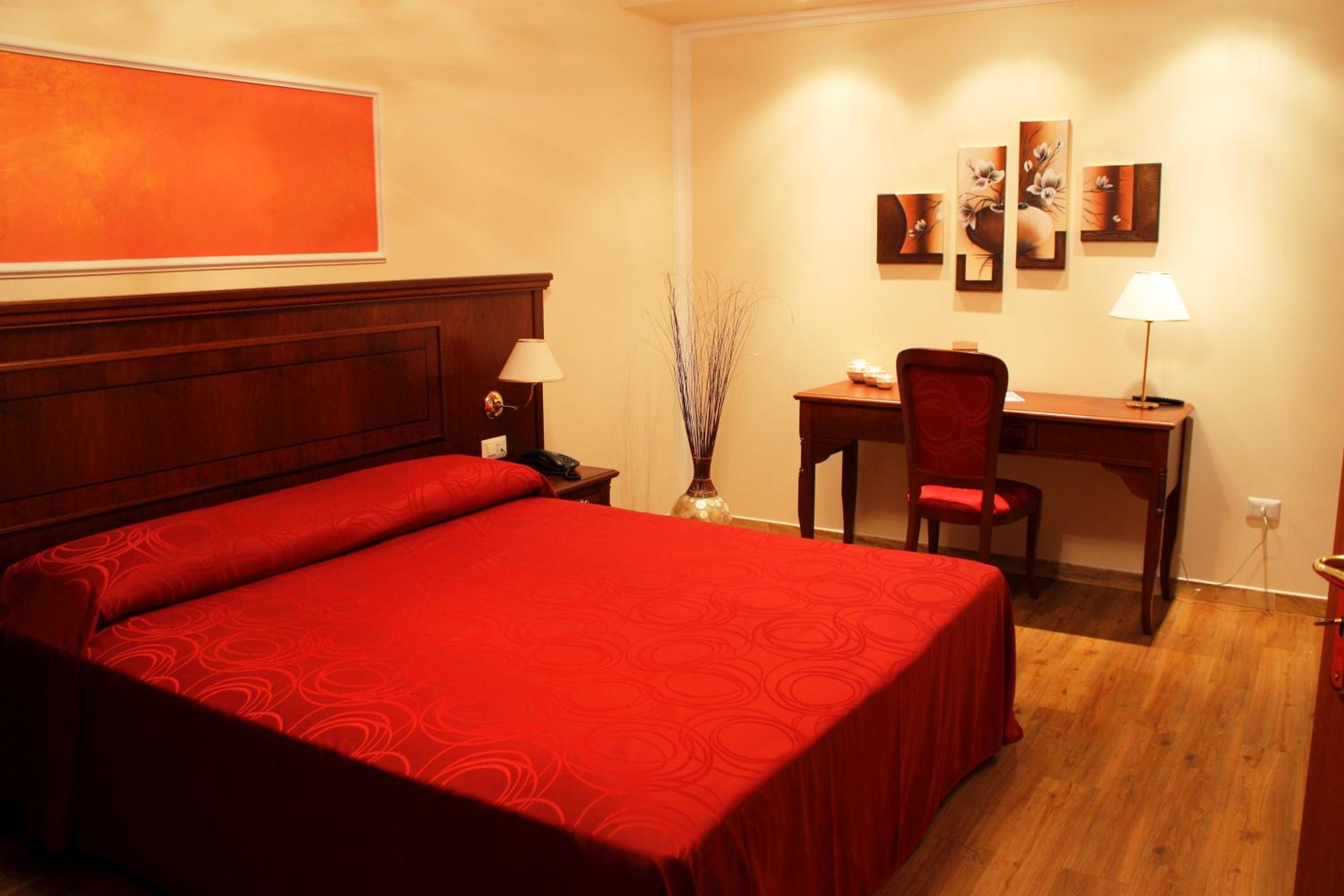Double Room - Photo 1