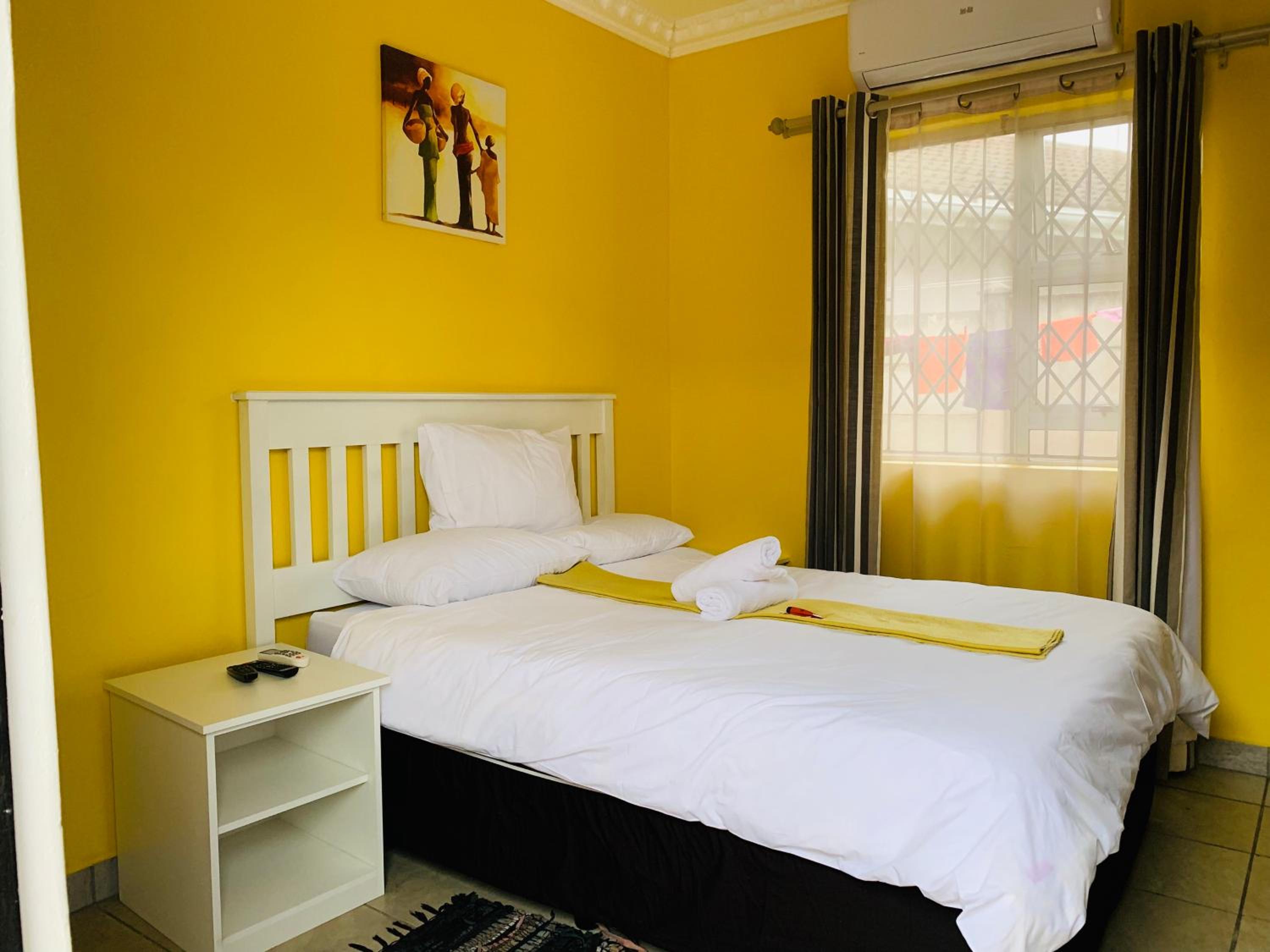 Double Room with Private Bathroom photo 1