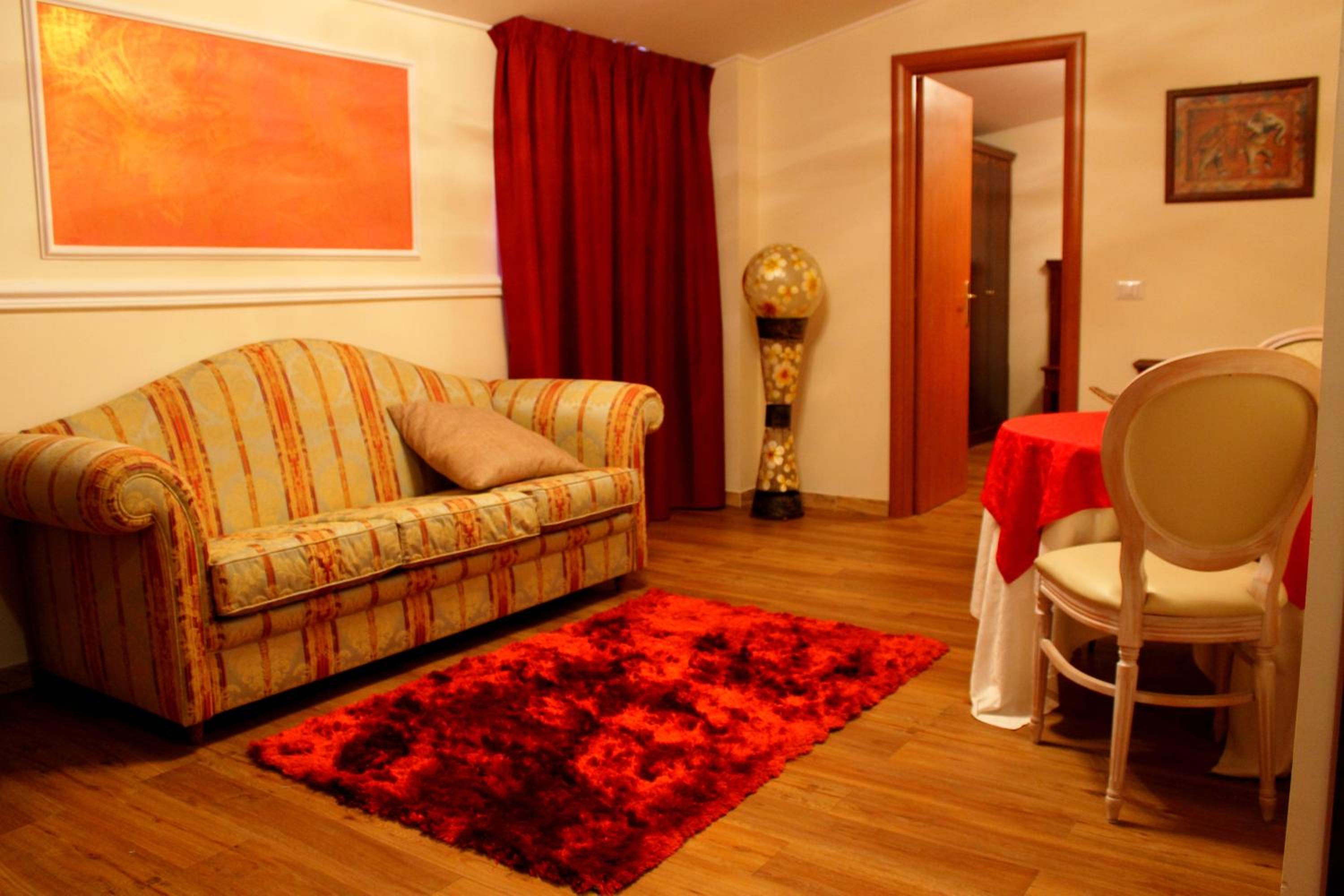 Prestige Suite - Photo 8