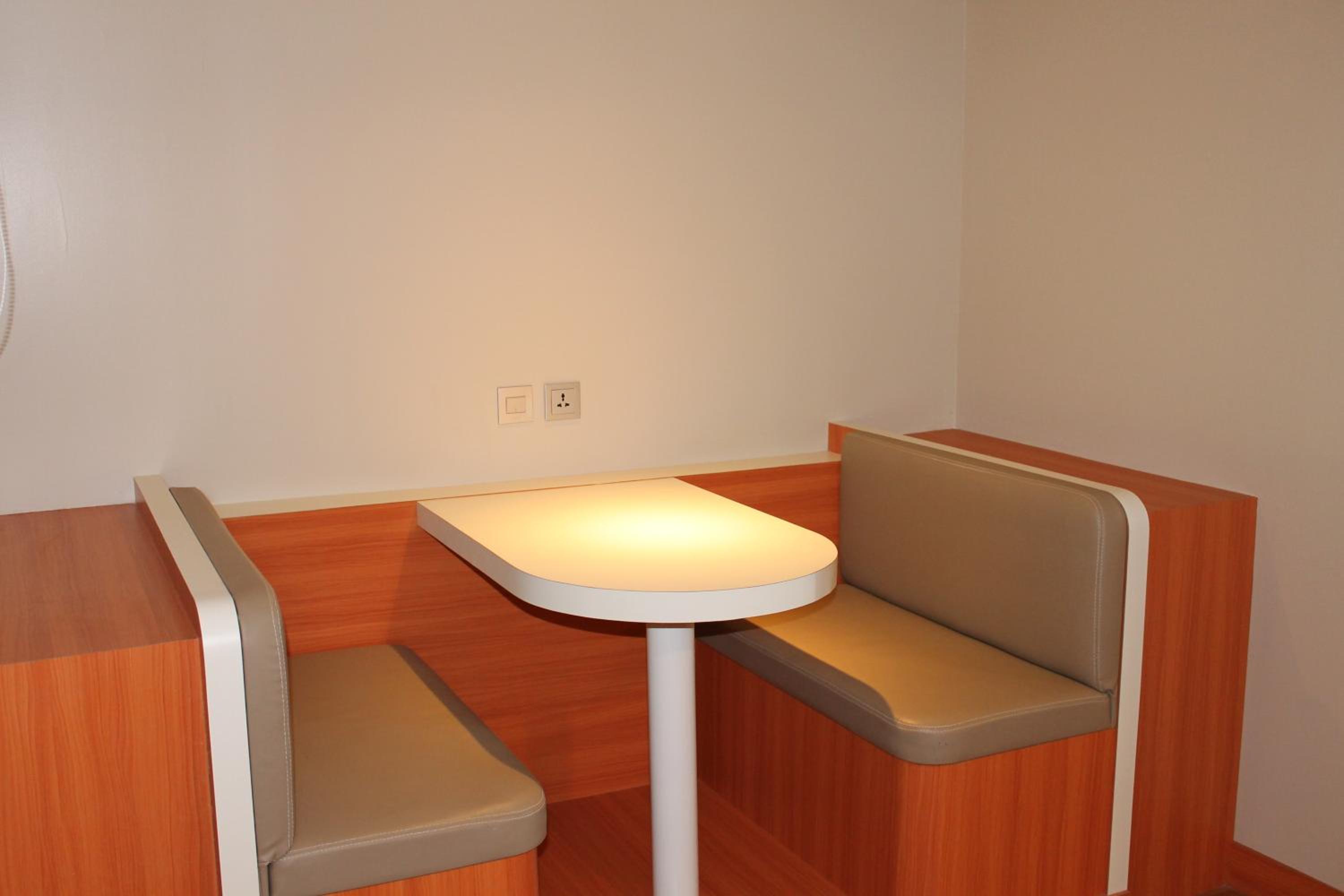Family Room with Balcony - Photo 4