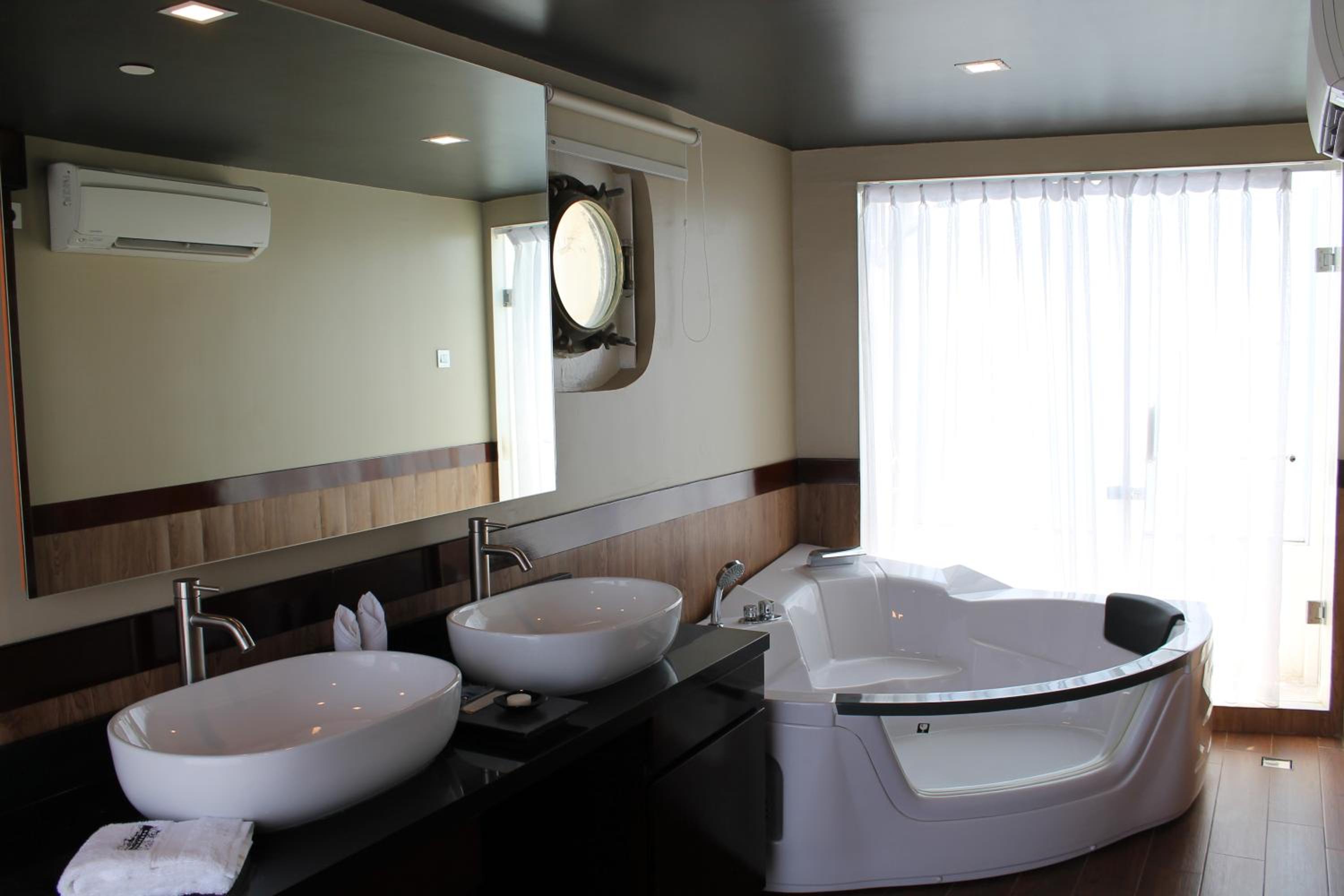 Master Mariner Suite Room photo 3