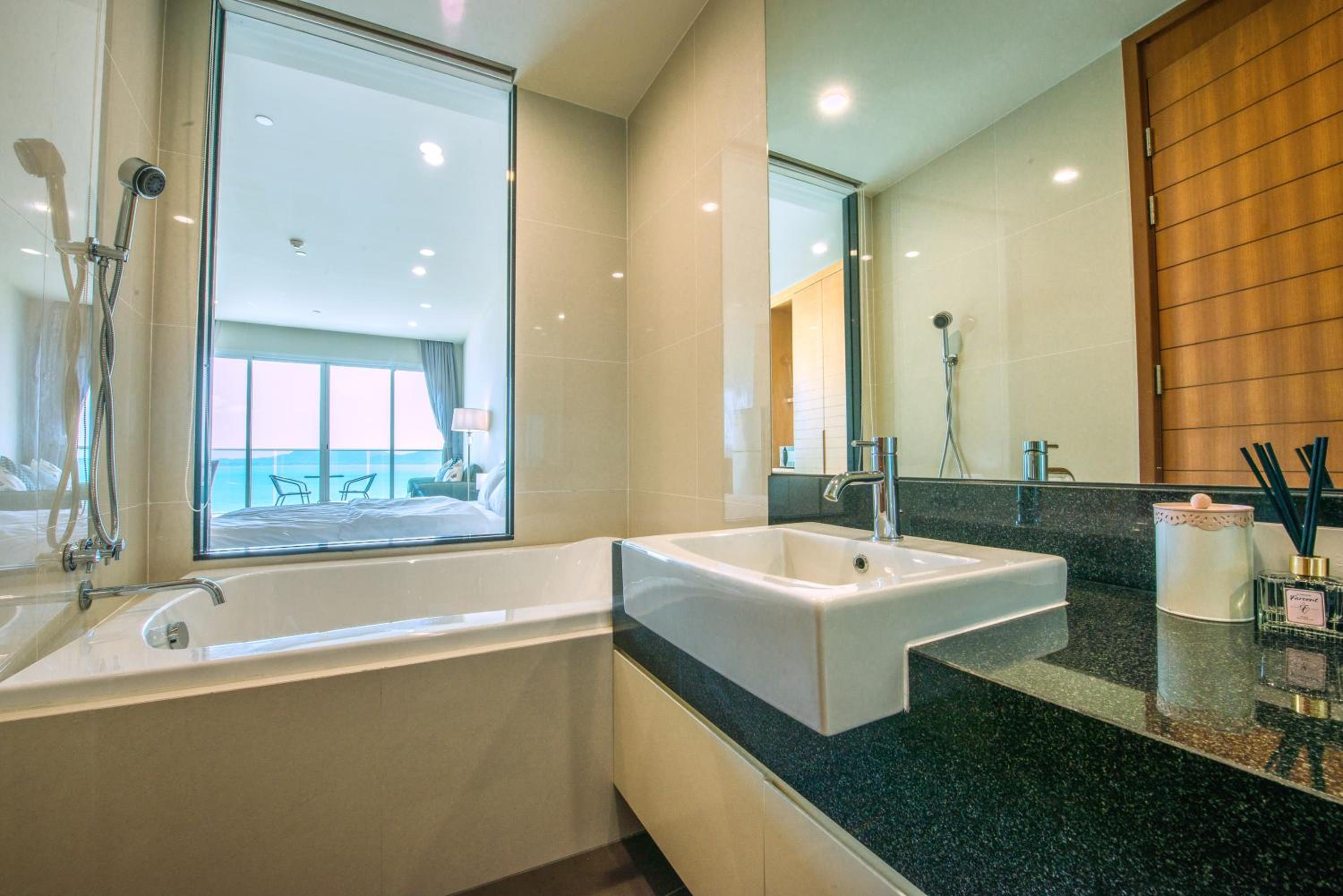 Apartment with Sea View photo 3