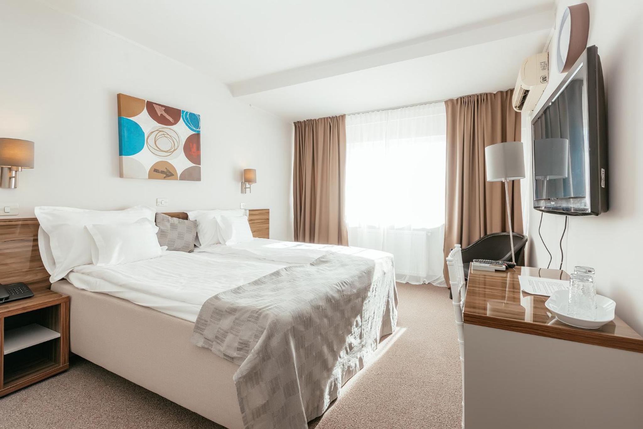 Superior Double or Twin Room - Photo 5