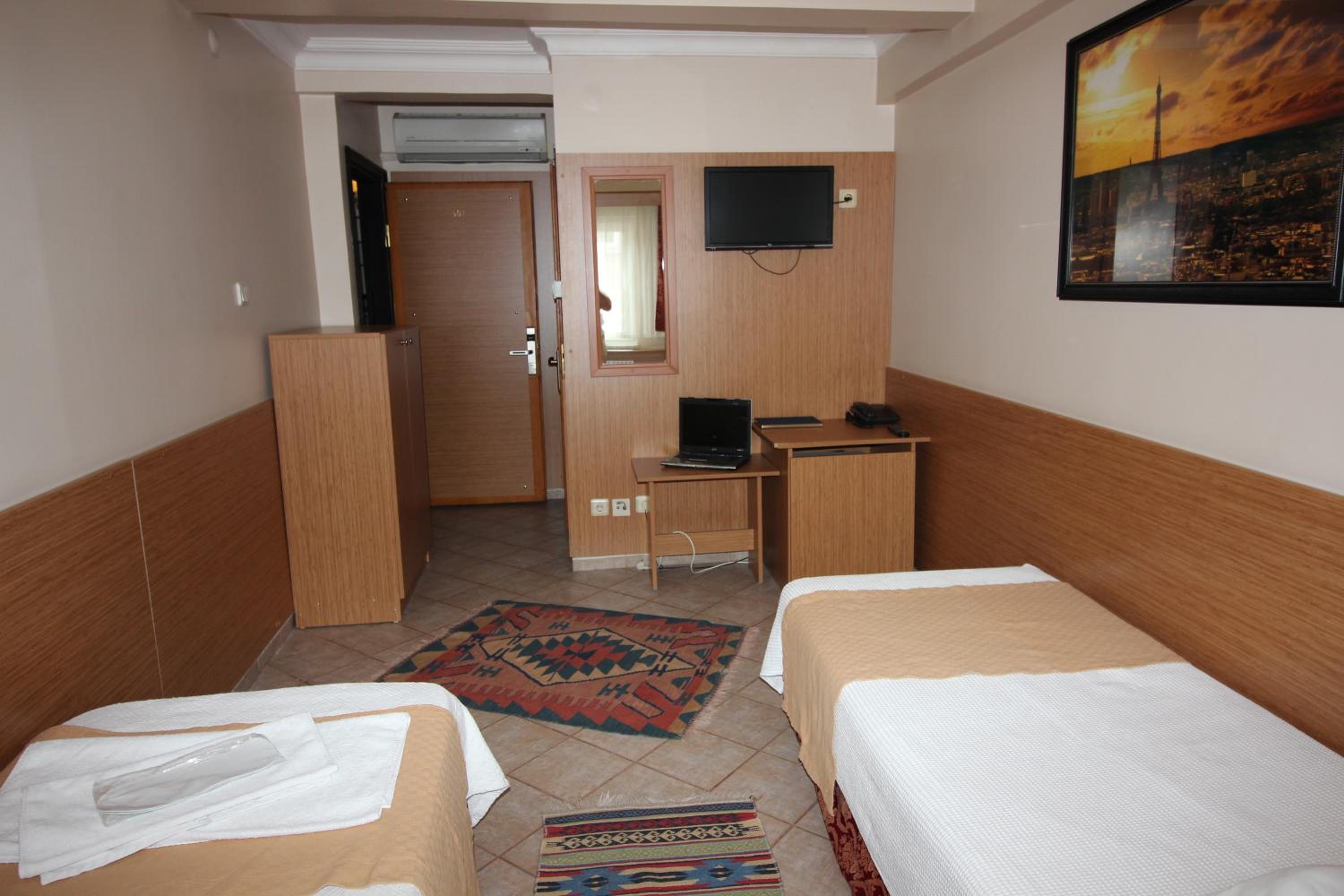 Standard Twin Room photo 2