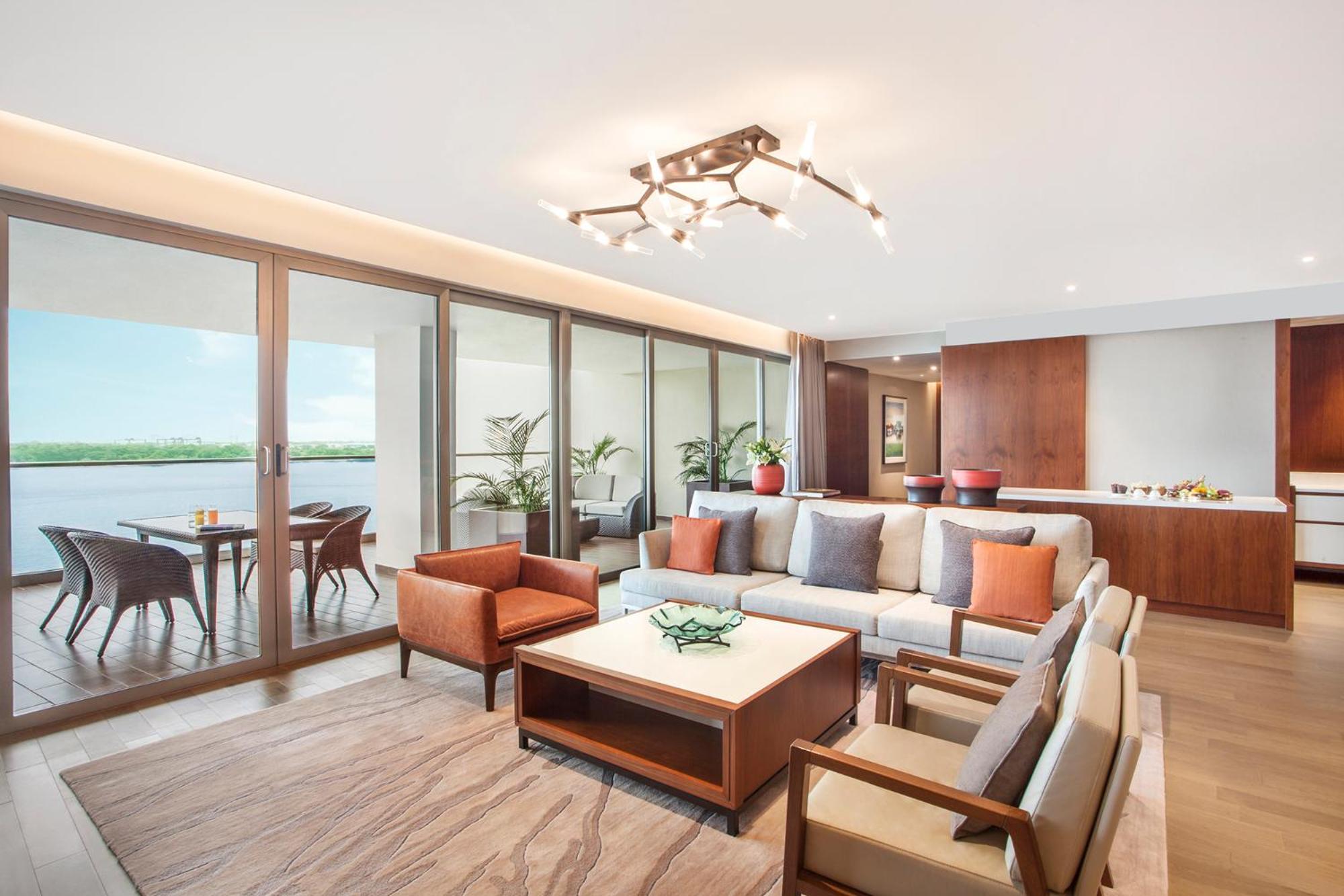 Grand Executive Suite Grand Executive Suite