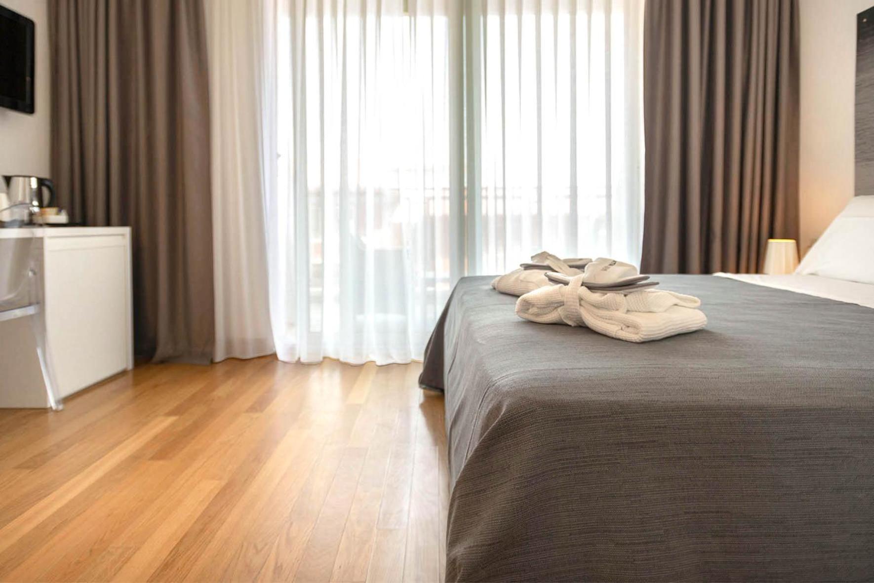 Deluxe Double Room - Photo 2