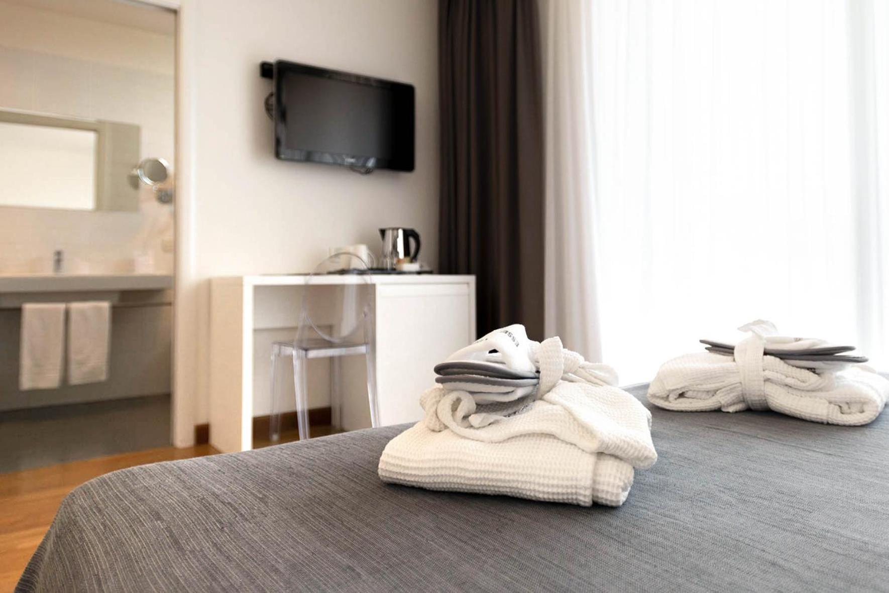 Deluxe Double Room - Photo 3