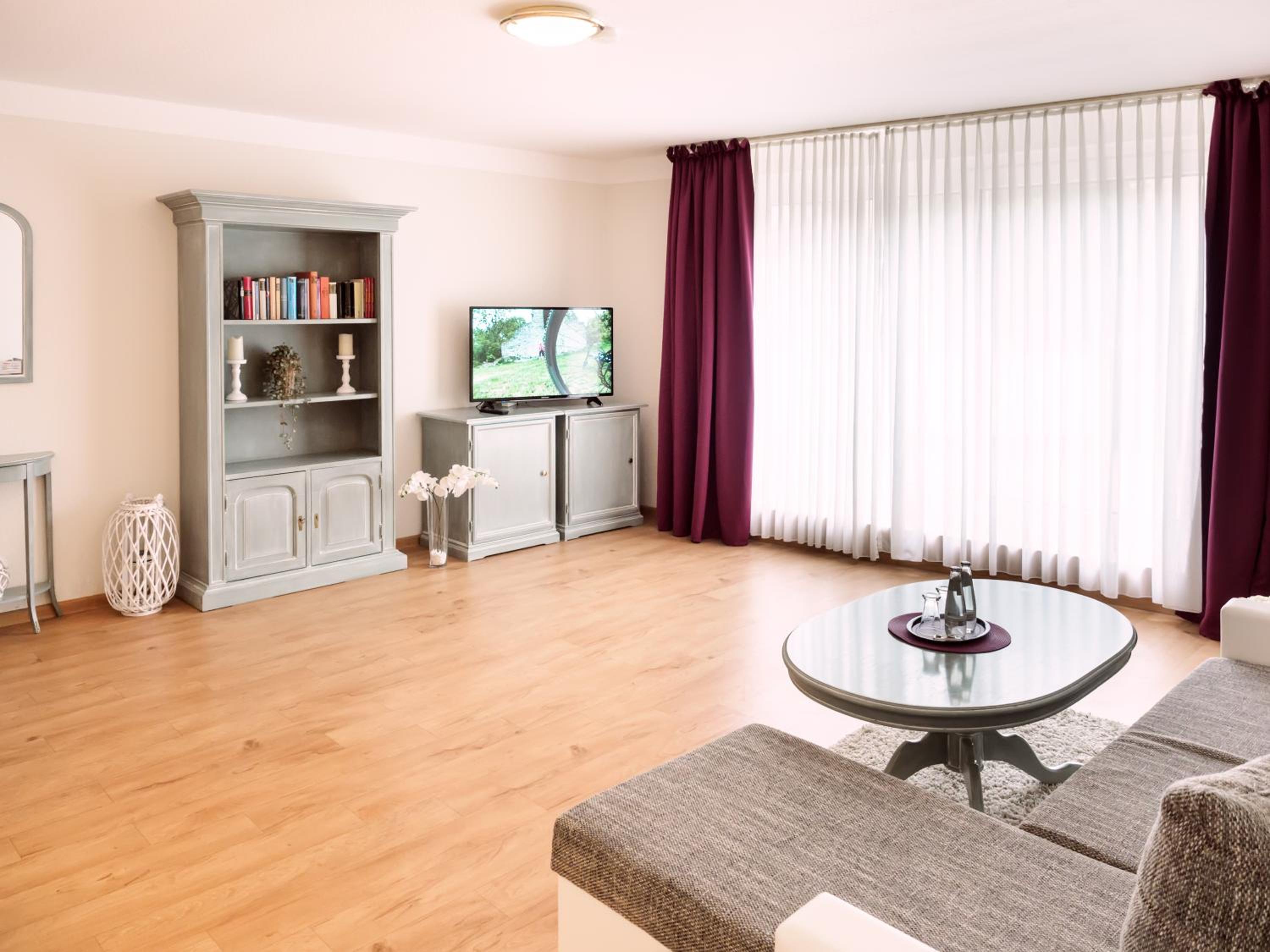 Suite - Photo 5