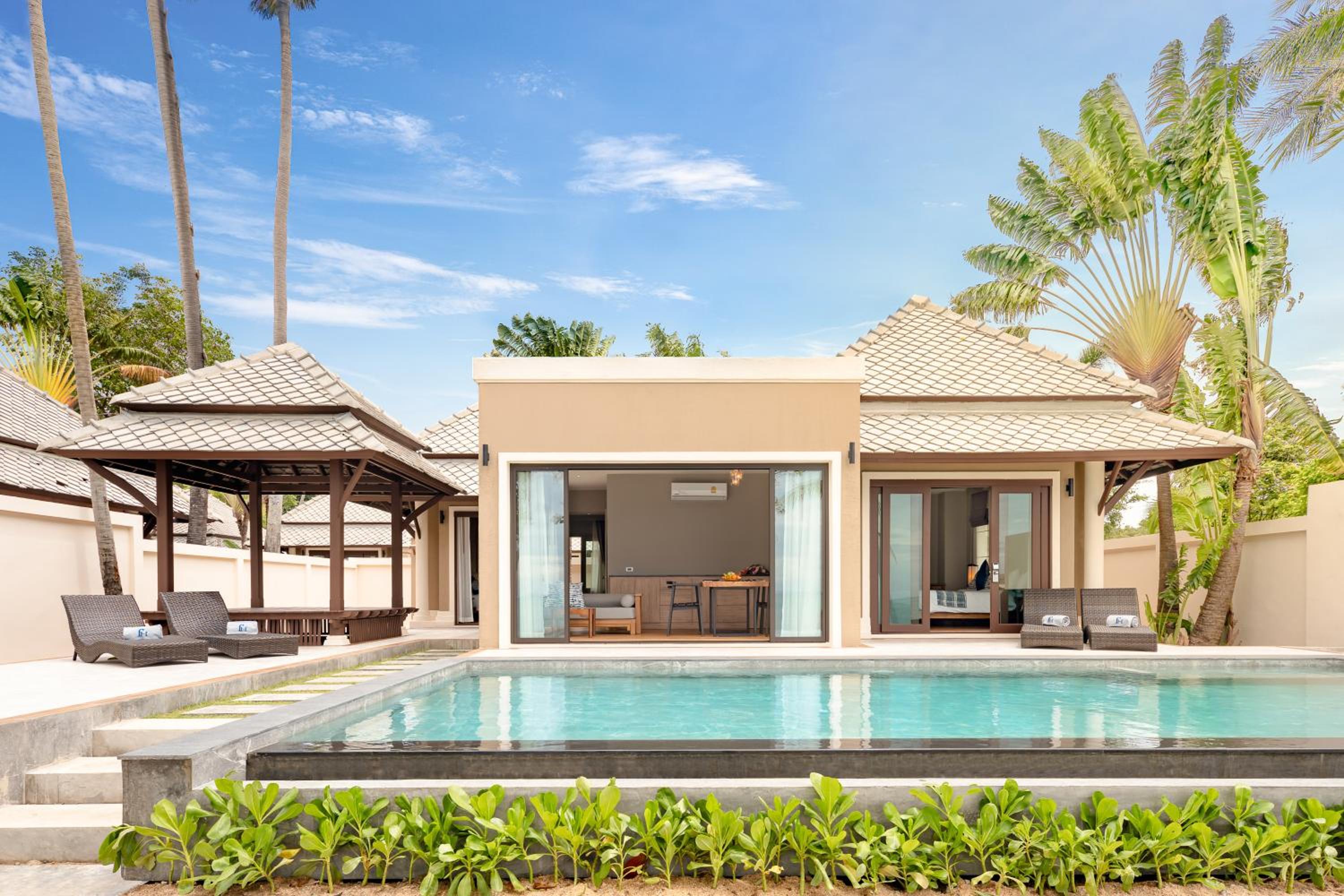 Beach Front Pool Villa photo 3