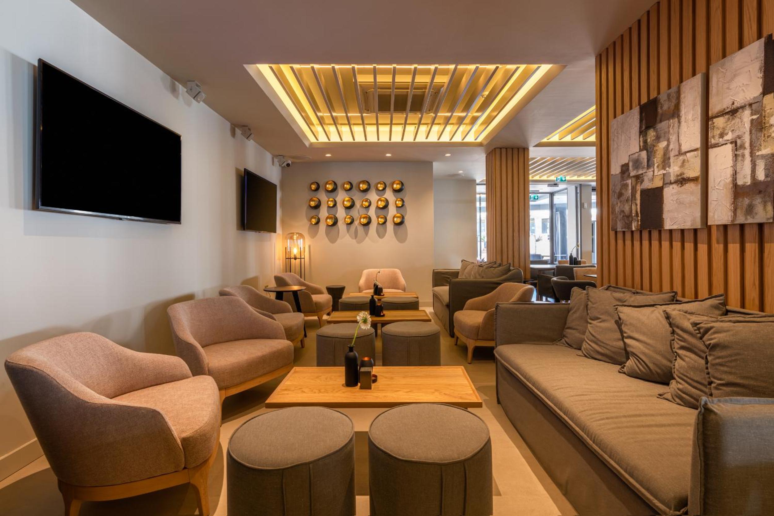 One-Bedroom Apartment - Photo 11