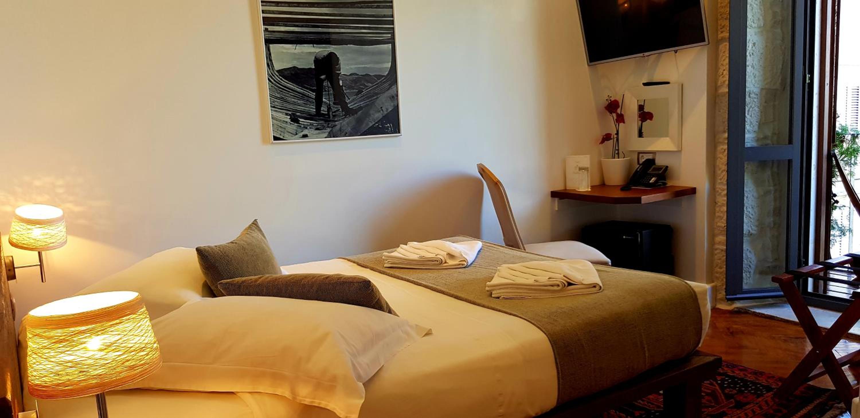 Double Room with Balcony and Sea View - Photo 16