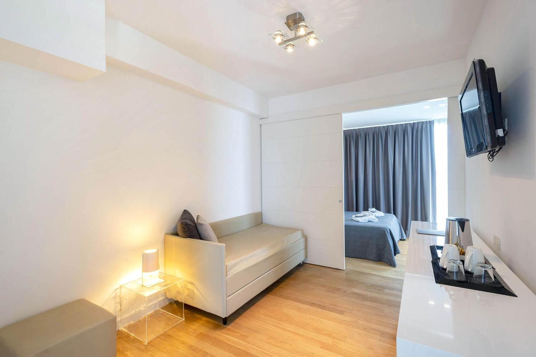 King Suite with Balcony photo 3