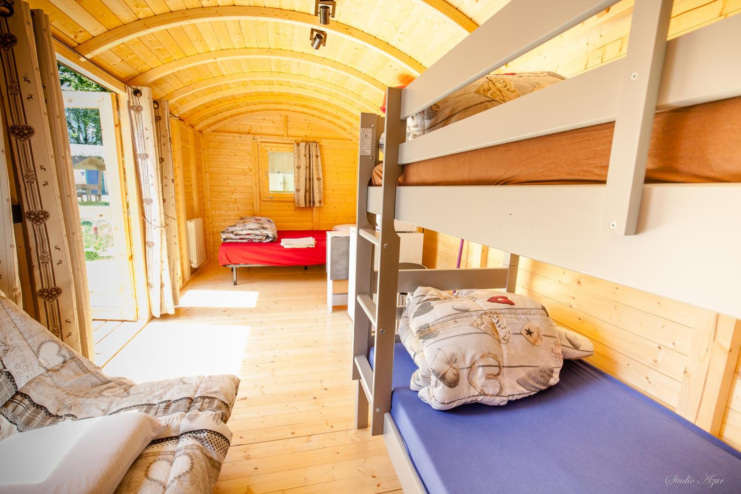 Family Bungalow - Photo 3