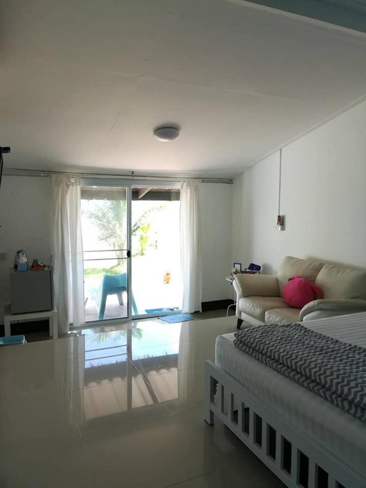 One-Bedroom House photo 3