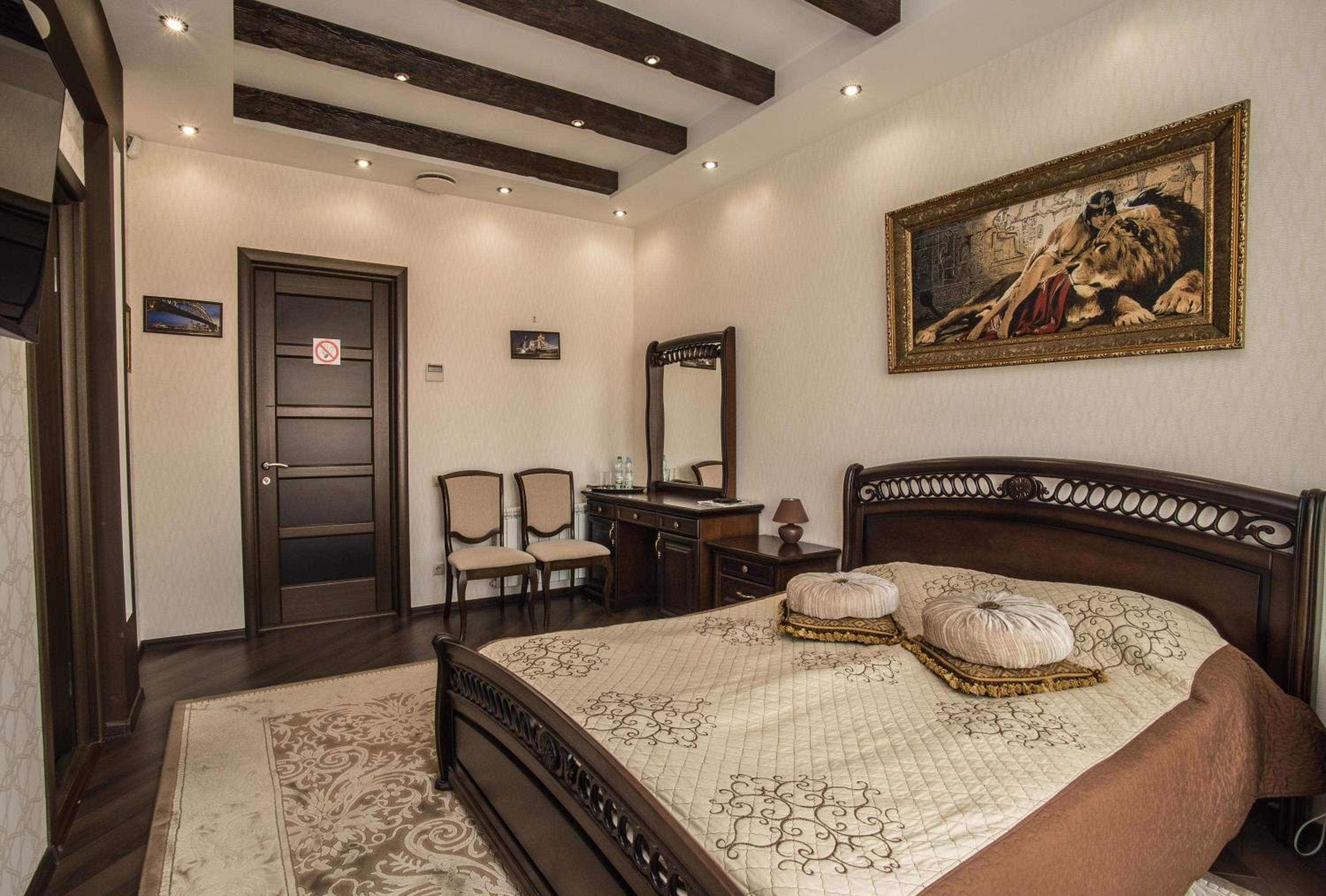 Large Double Room photo 1