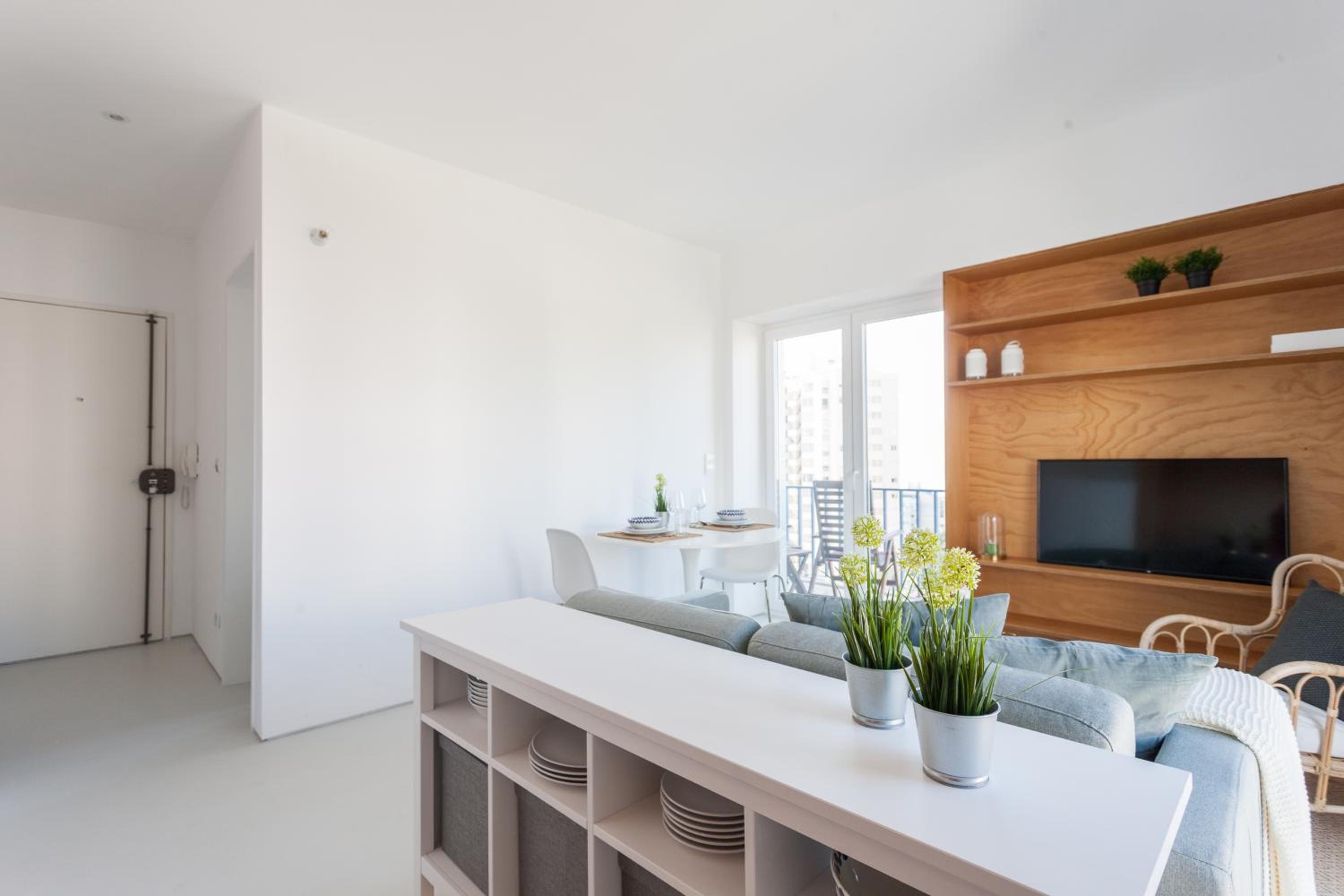 Apartment with Balcony - Photo 9
