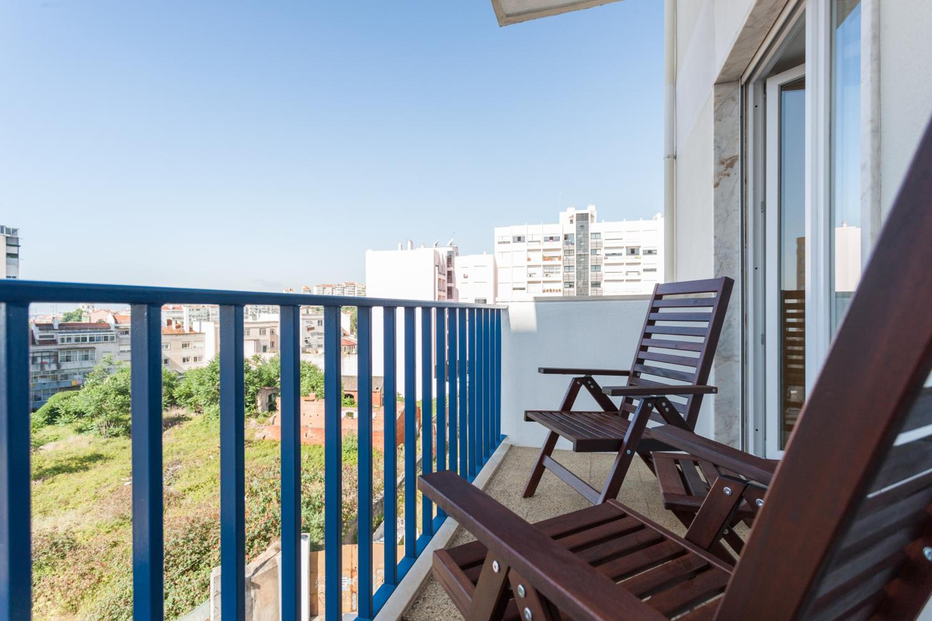 Apartment with Balcony - Photo 13