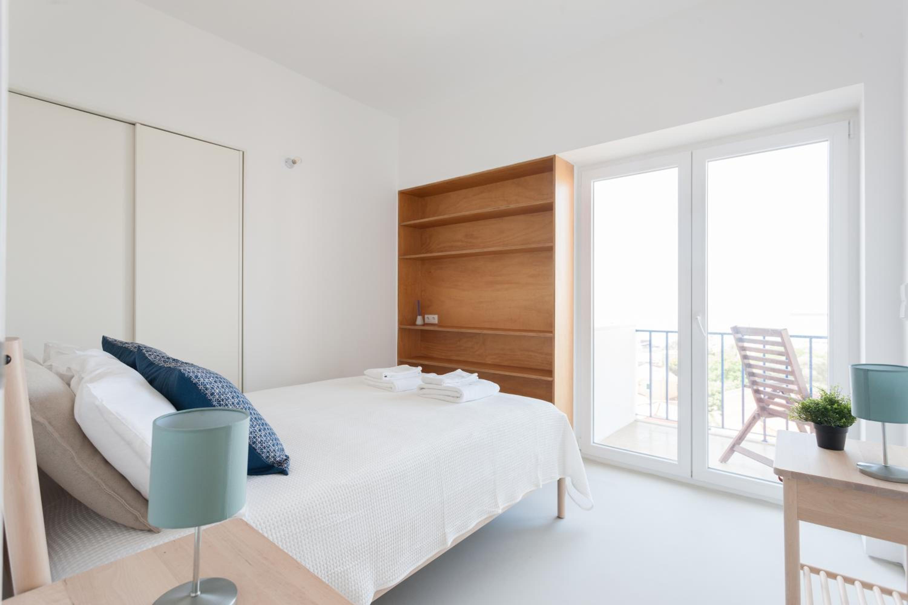 Apartment with Balcony - Photo 15