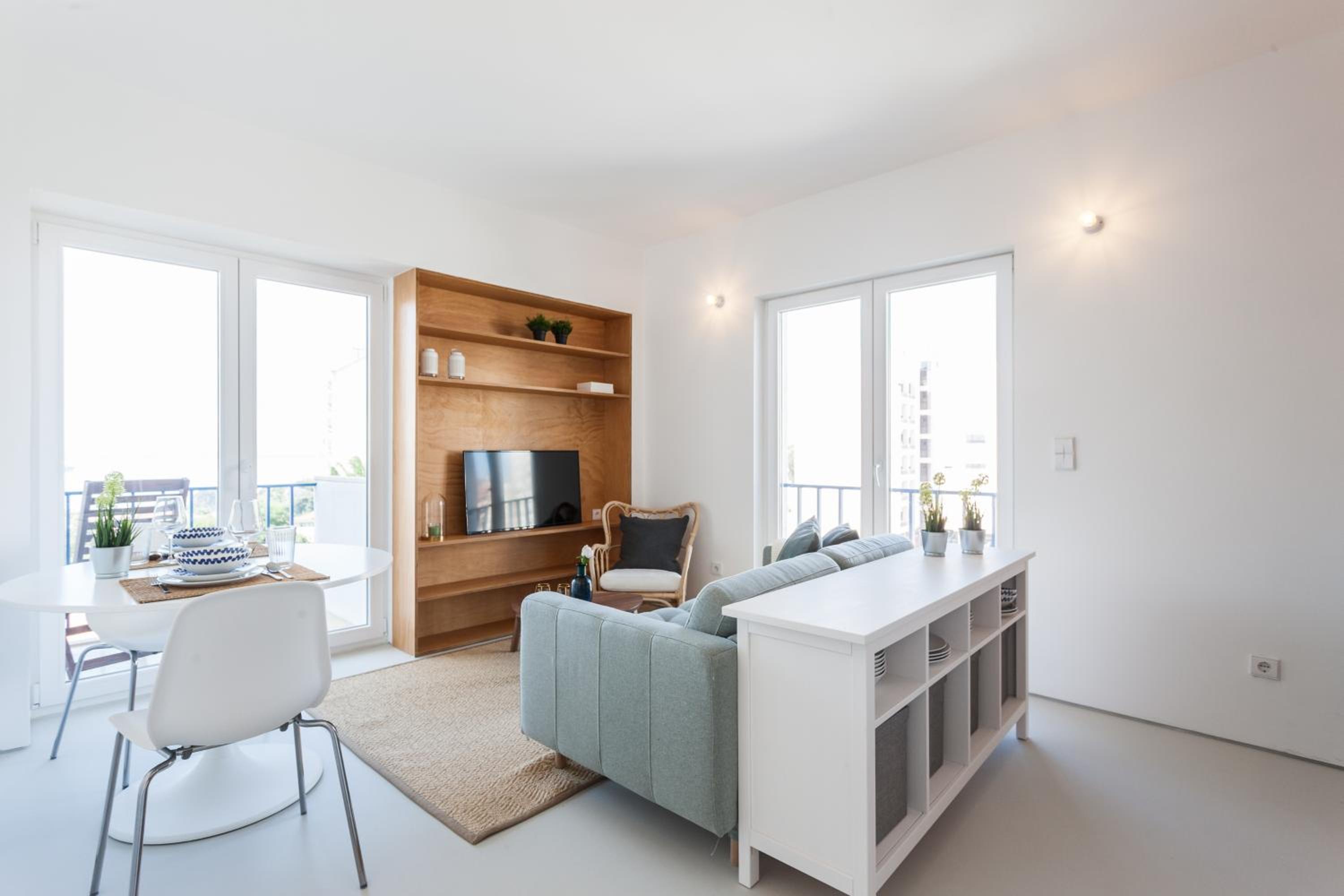 Apartment with Balcony - Photo 16